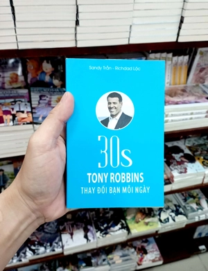 30s tony robins thay đổi bạn mỗi ngày