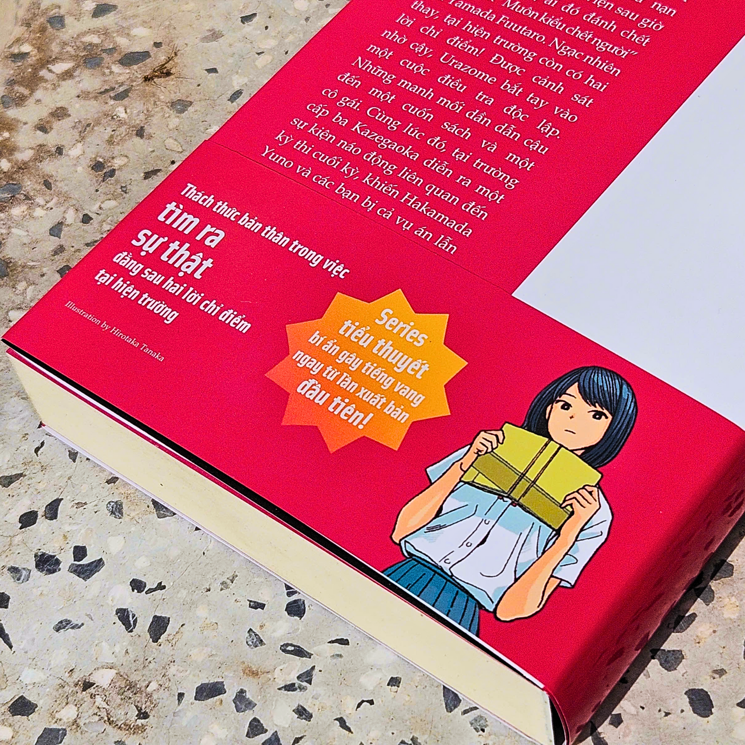 An Mang Trong Thu Vien - Bi An Loi Chi Diem Dam Mau - Ban Dac Biet - Tang Kem Obi + Bookmark + Postcard Boi