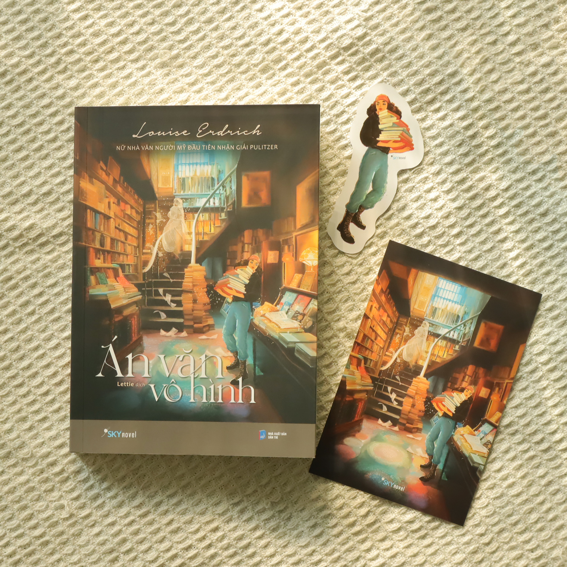 án văn vô hình - tặng kèm bookmark bế khuôn + postcard