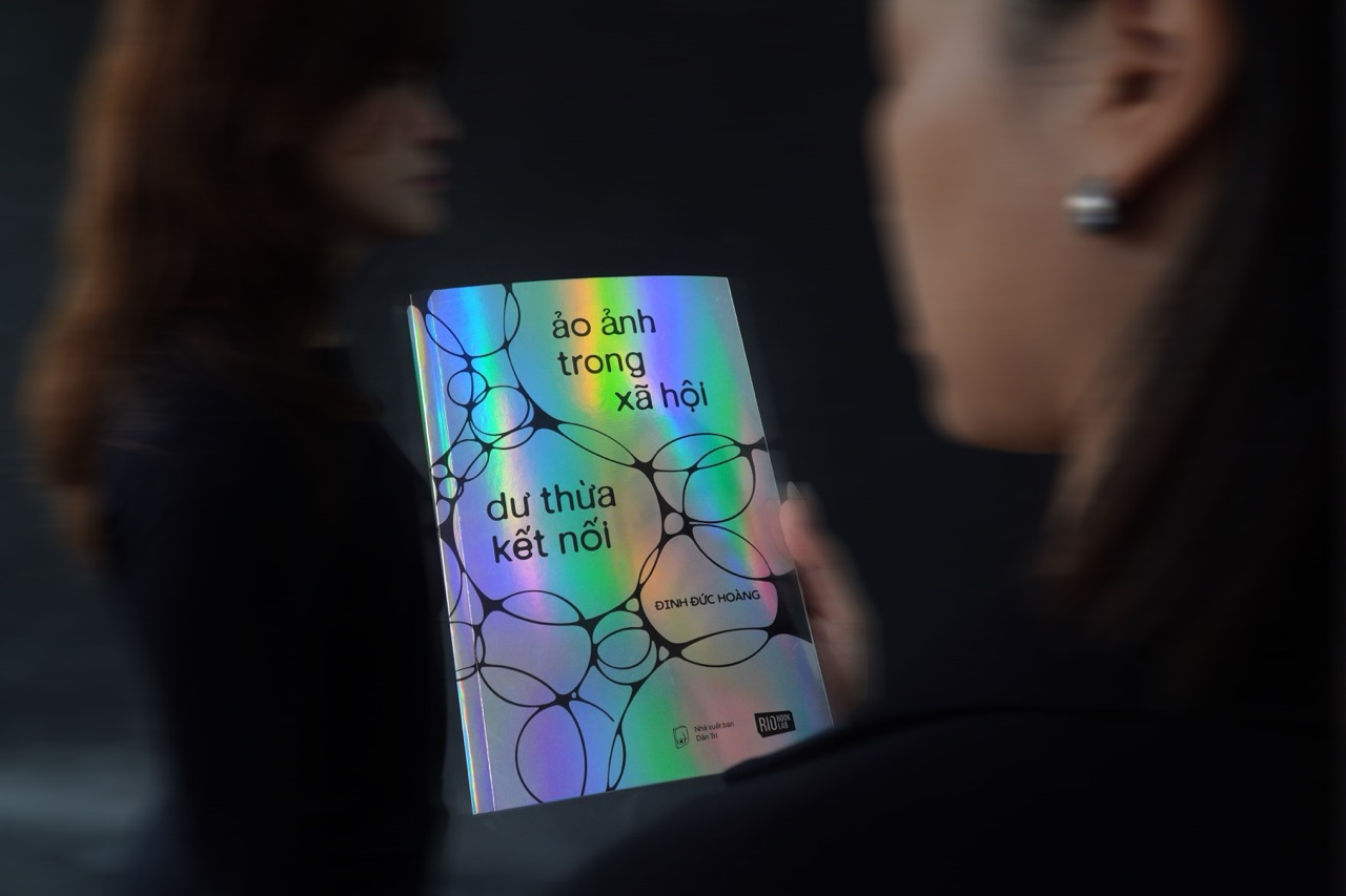 Ao Anh Trong Xa Hoi - Du Thua Ket Noi