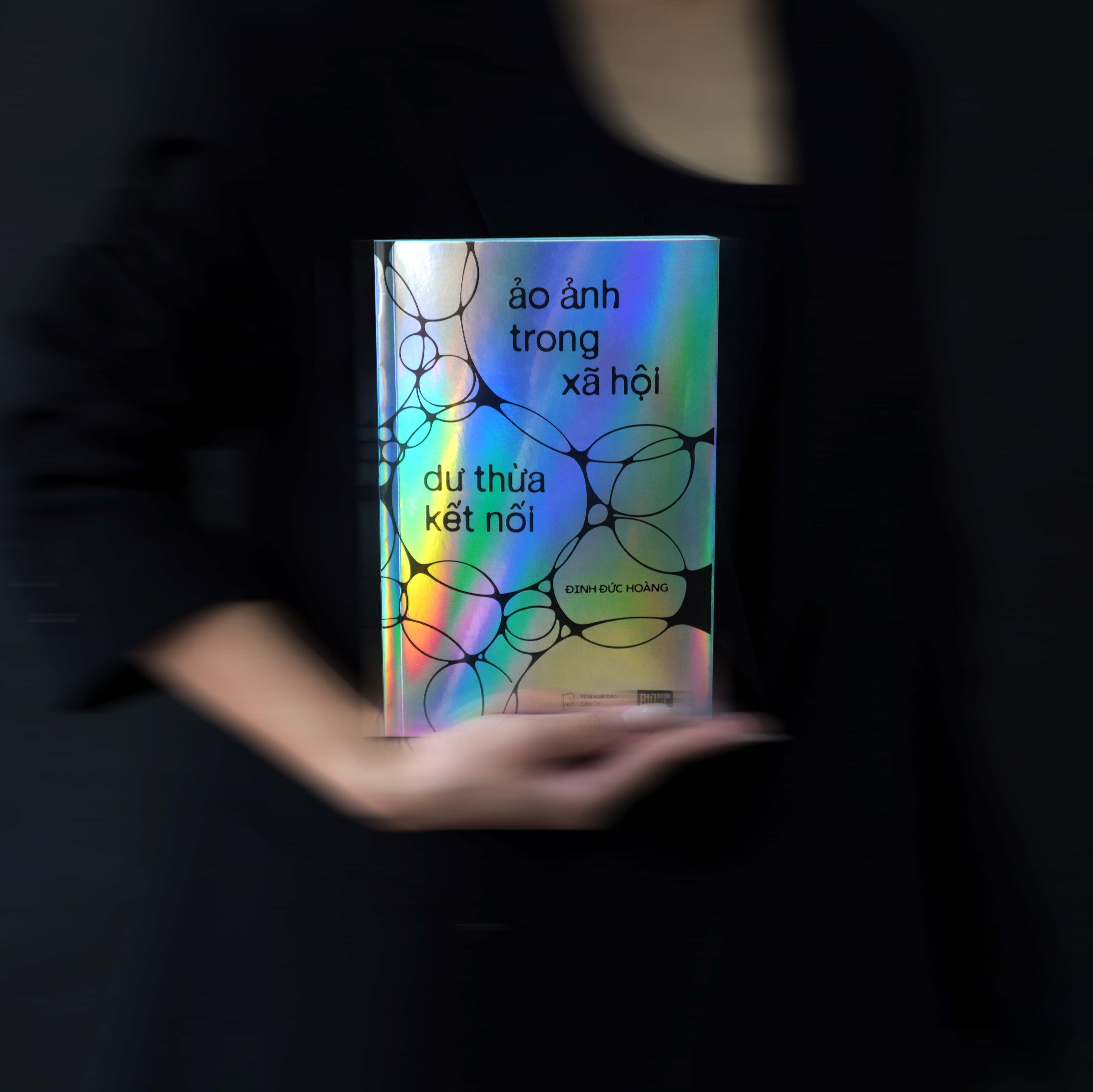 Ao Anh Trong Xa Hoi - Du Thua Ket Noi