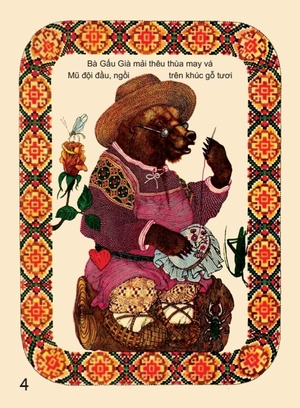 bà gấu già ngồi trên khúc gỗ