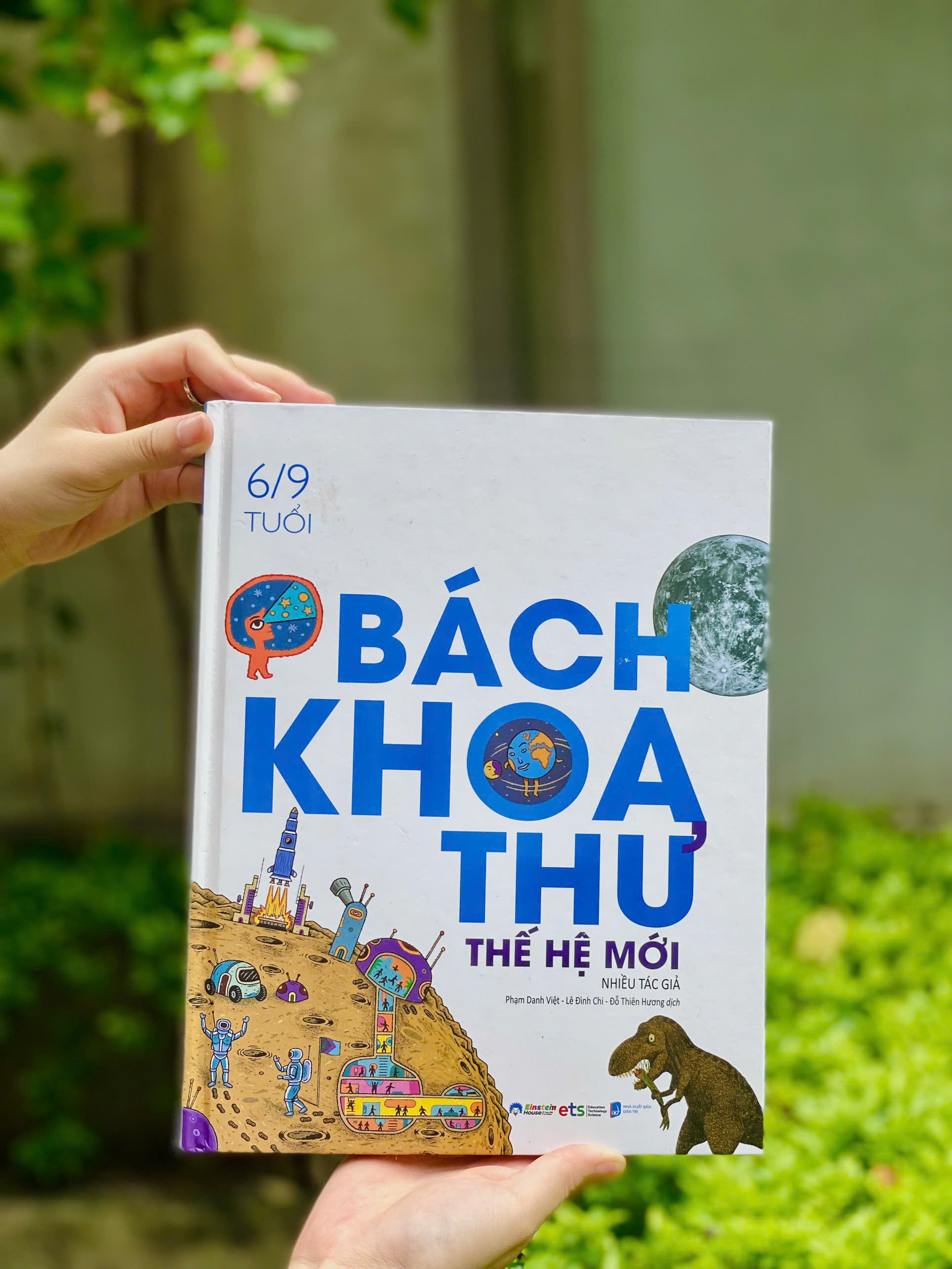 Bach Khoa Thu The He Moi - Bia Cung
