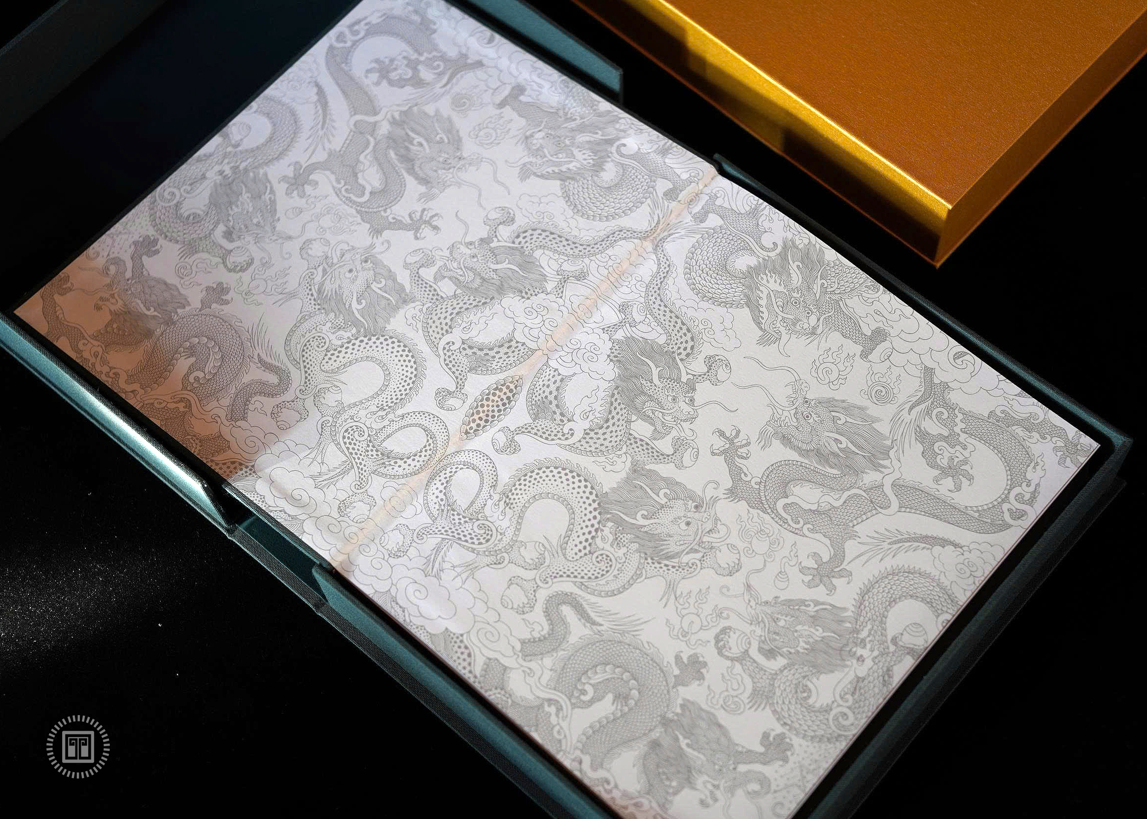 Bach Khoa Toan Thu Bieu Tuong Va Hoa Van Mat Tang - An Ban Gioi Han - Bia Vai - Ban Co Hop