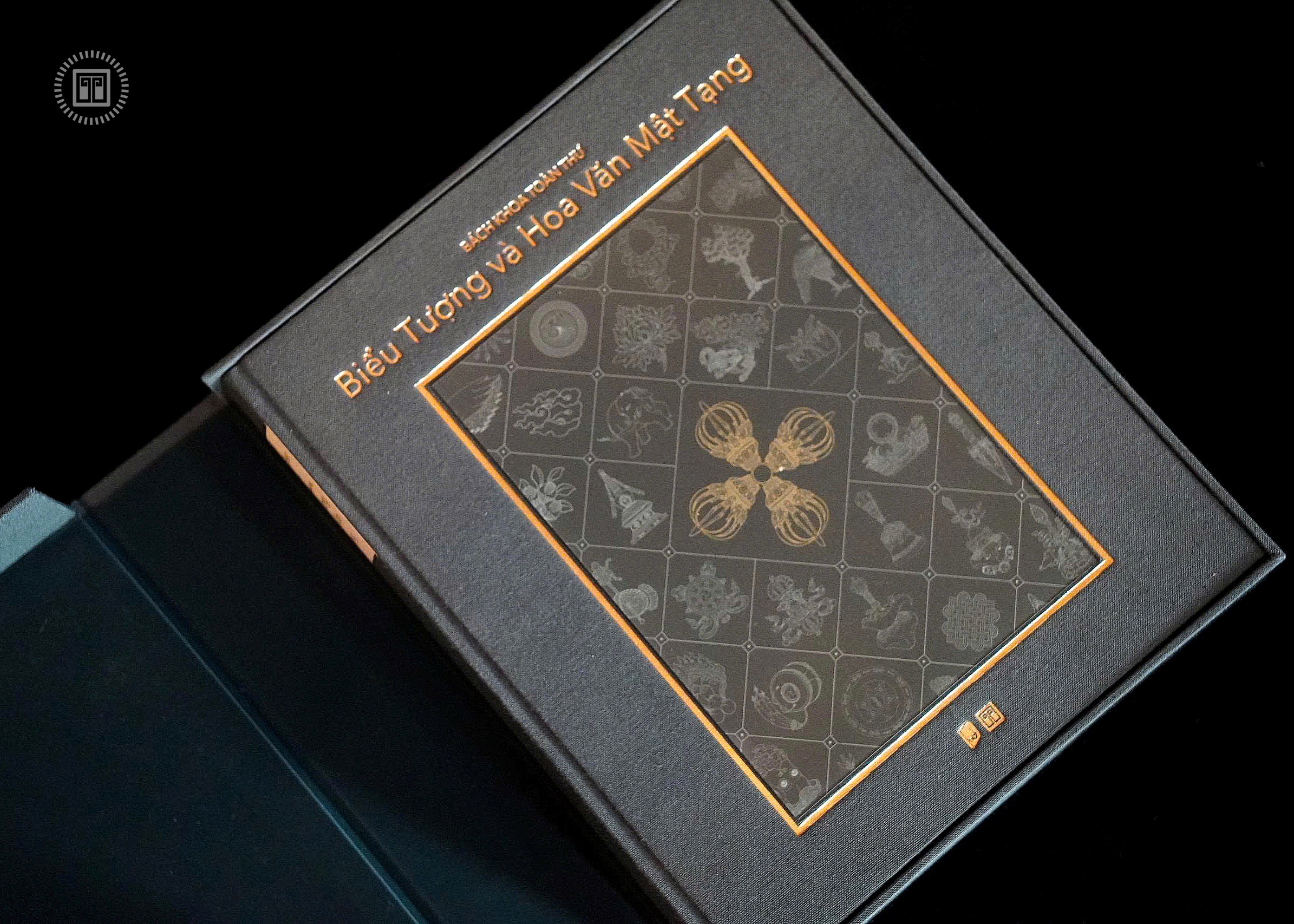 Bach Khoa Toan Thu Bieu Tuong Va Hoa Van Mat Tang - An Ban Gioi Han - Bia Vai - Ban Co Hop