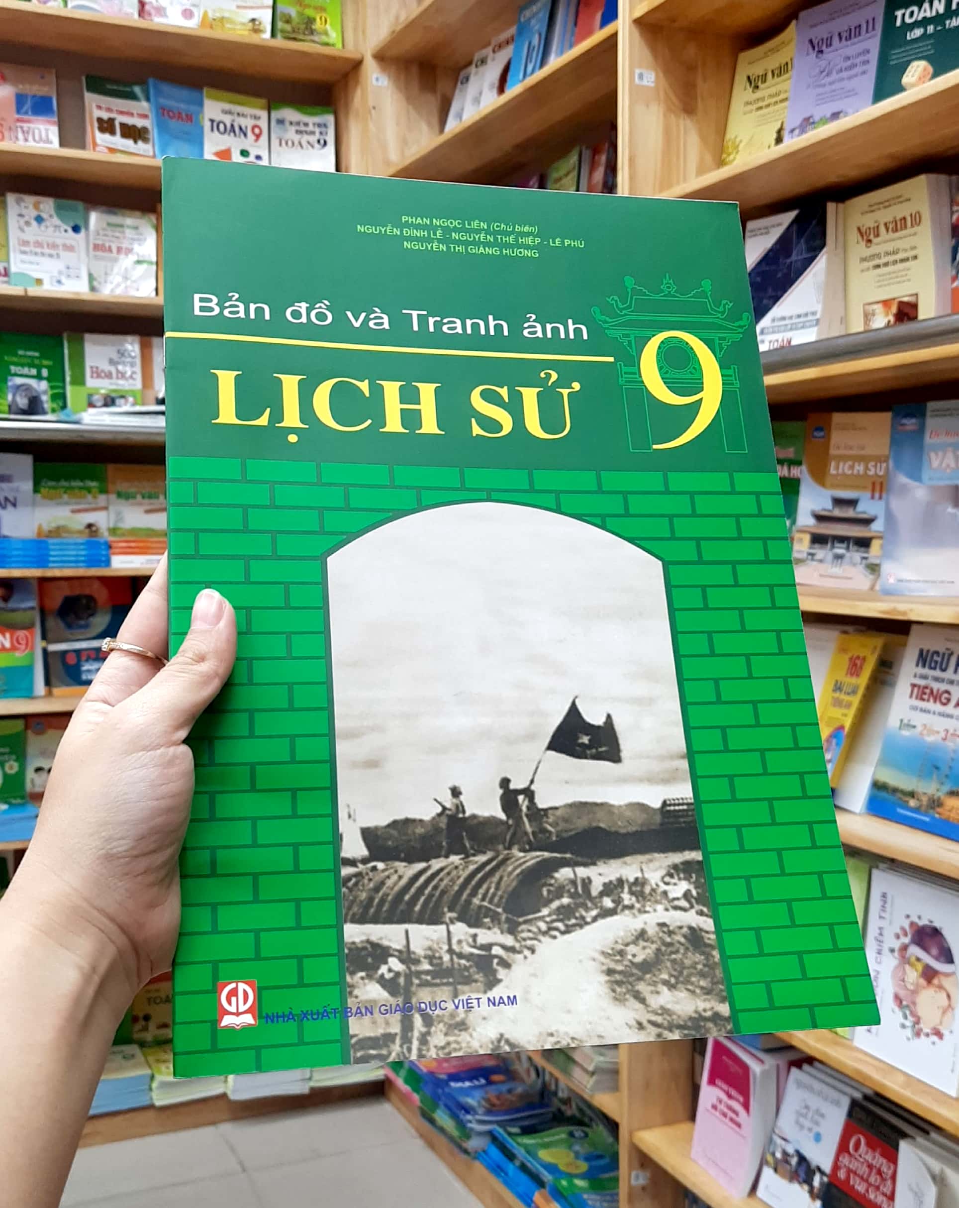 bản đồ và tranh ảnh lịch sử 9 (2021)