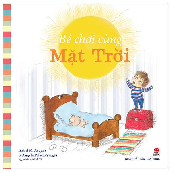 bé chơi cùng mặt trời