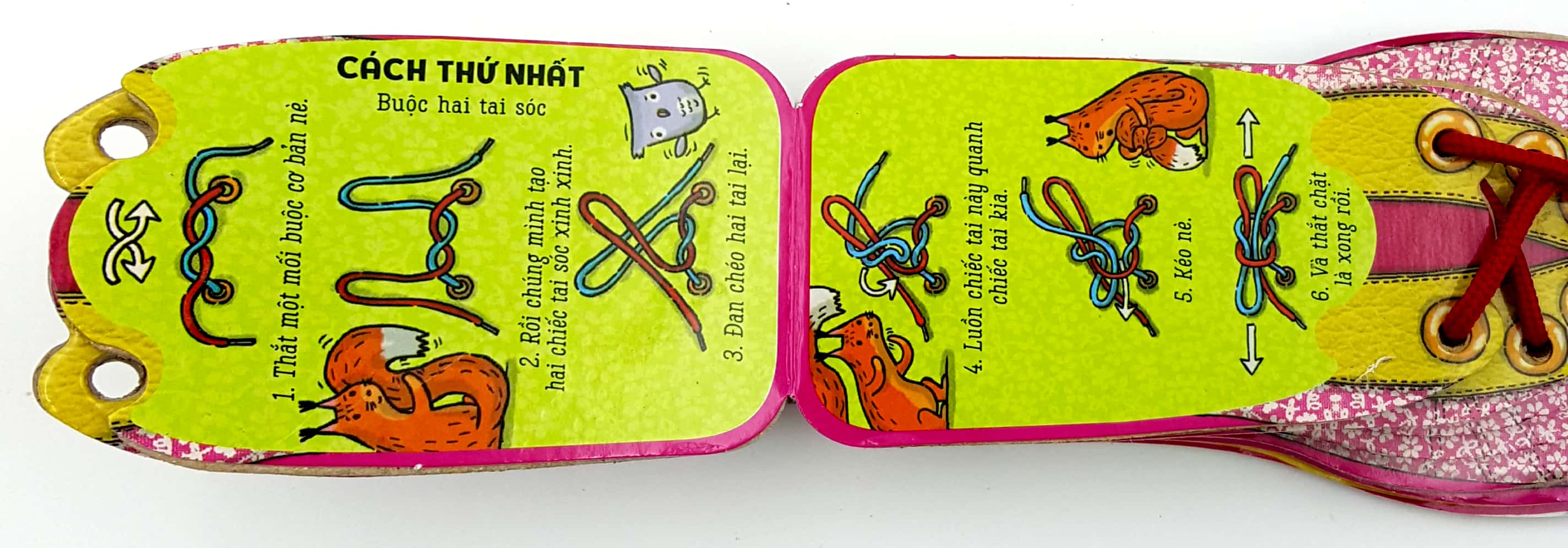 bé gái khéo tay buộc dây giày