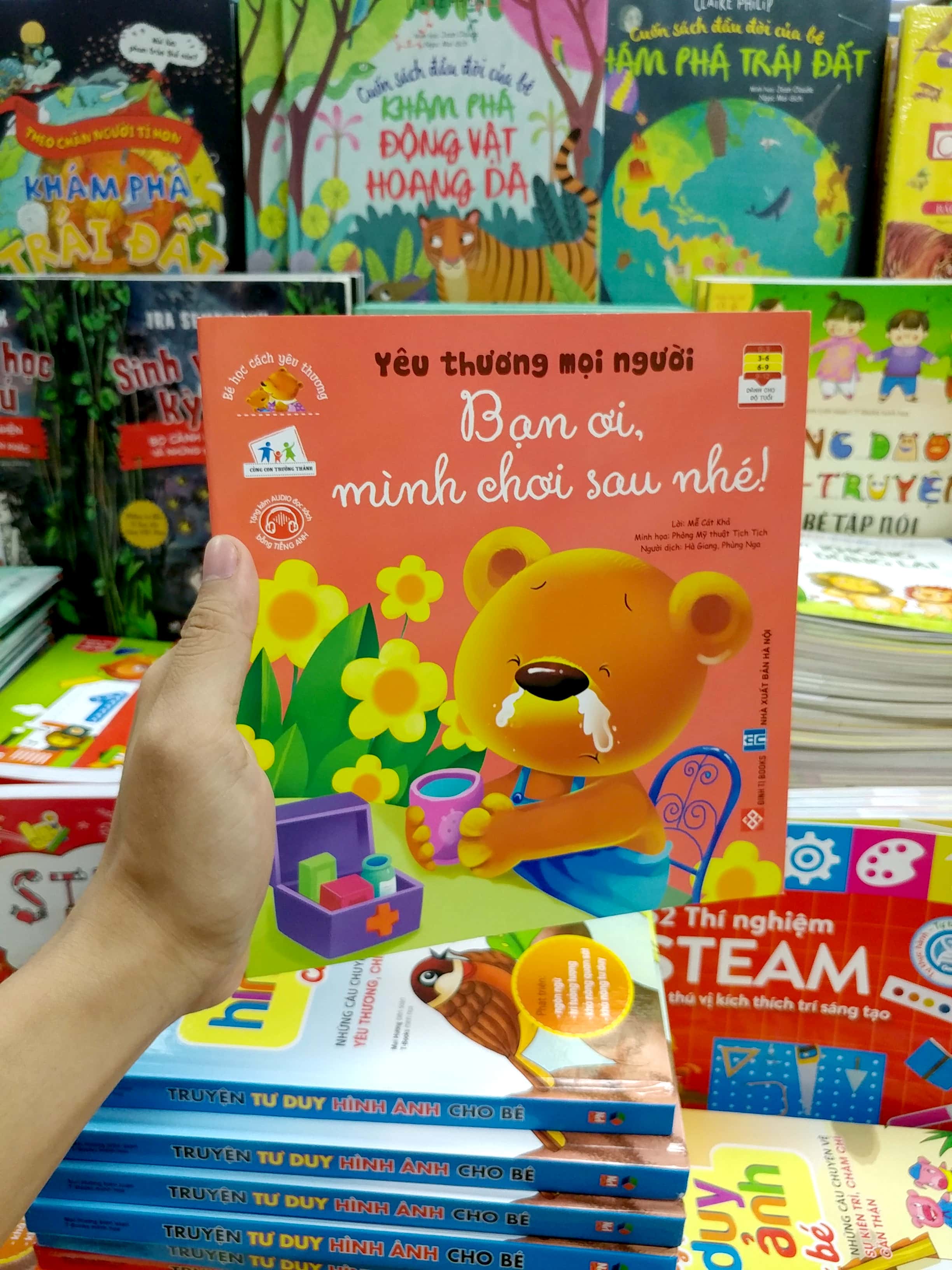 bé học cách yêu thương - yêu thương mọi người - bạn ơi, mình chơi sau nhé!