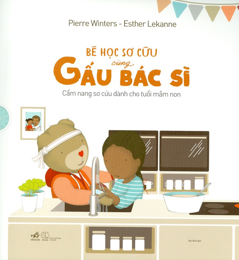 bé học sơ cứu cùng gấu bác sĩ