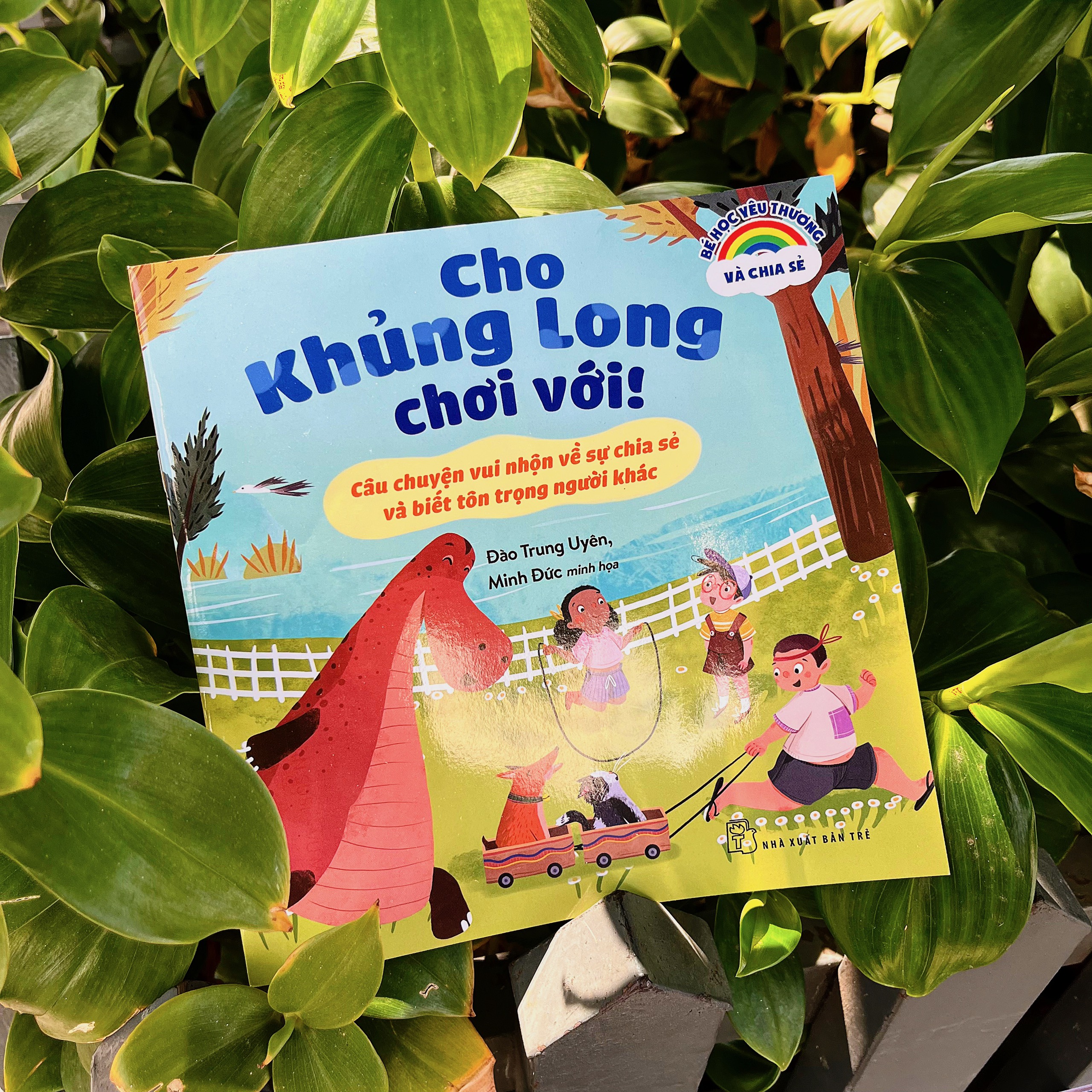 bé học yêu thương và chia sẻ - cho khủng long chơi với! - câu chuyện vui nhộn về sự chia sẻ và biết tôn trọng người khác