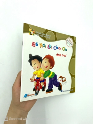 bé nói lời cảm ơn - anh trai