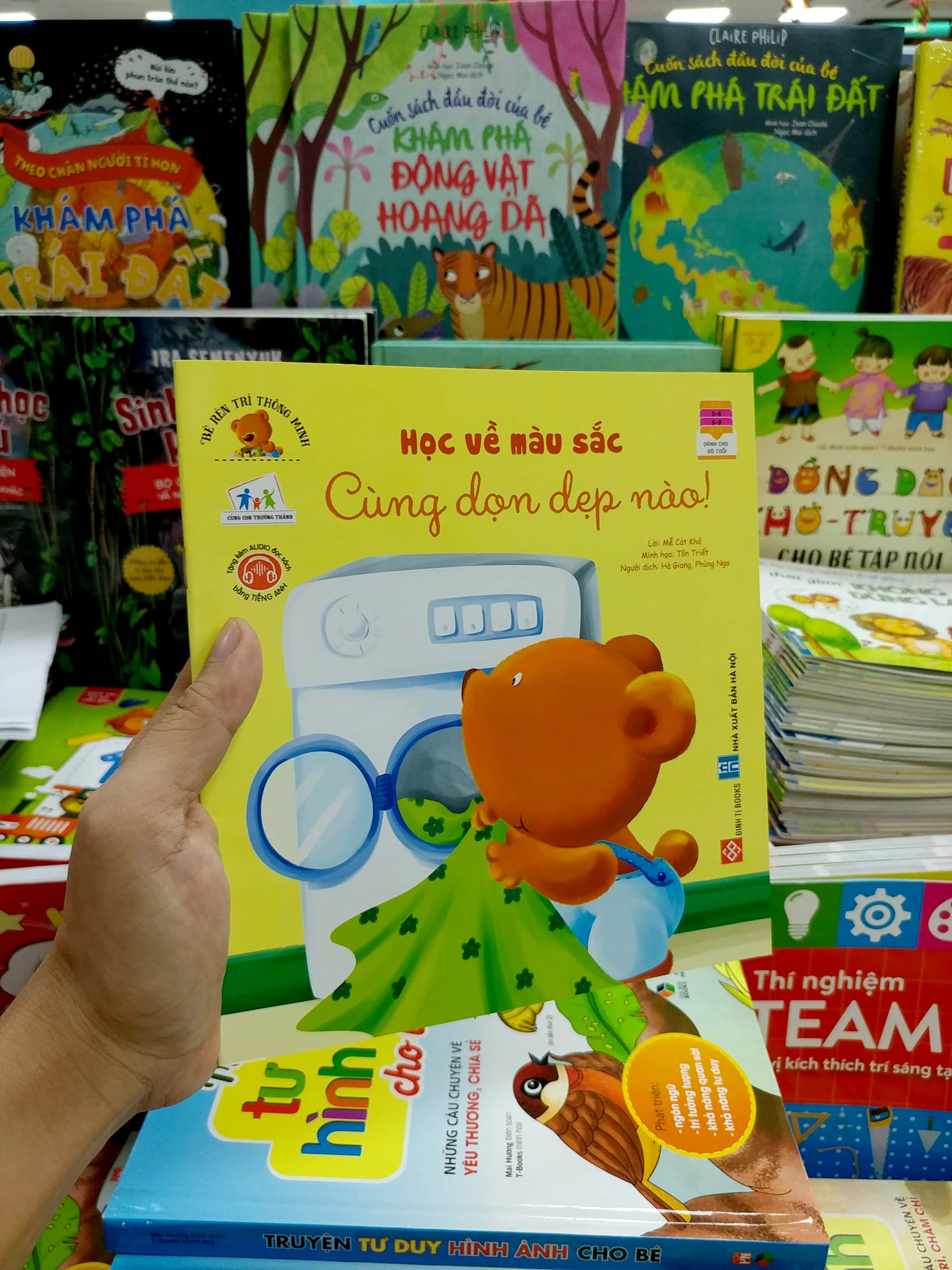 Be Ren Tri Thong Minh - Hoc Ve Mau Sac - Cung Don Dep Nao!