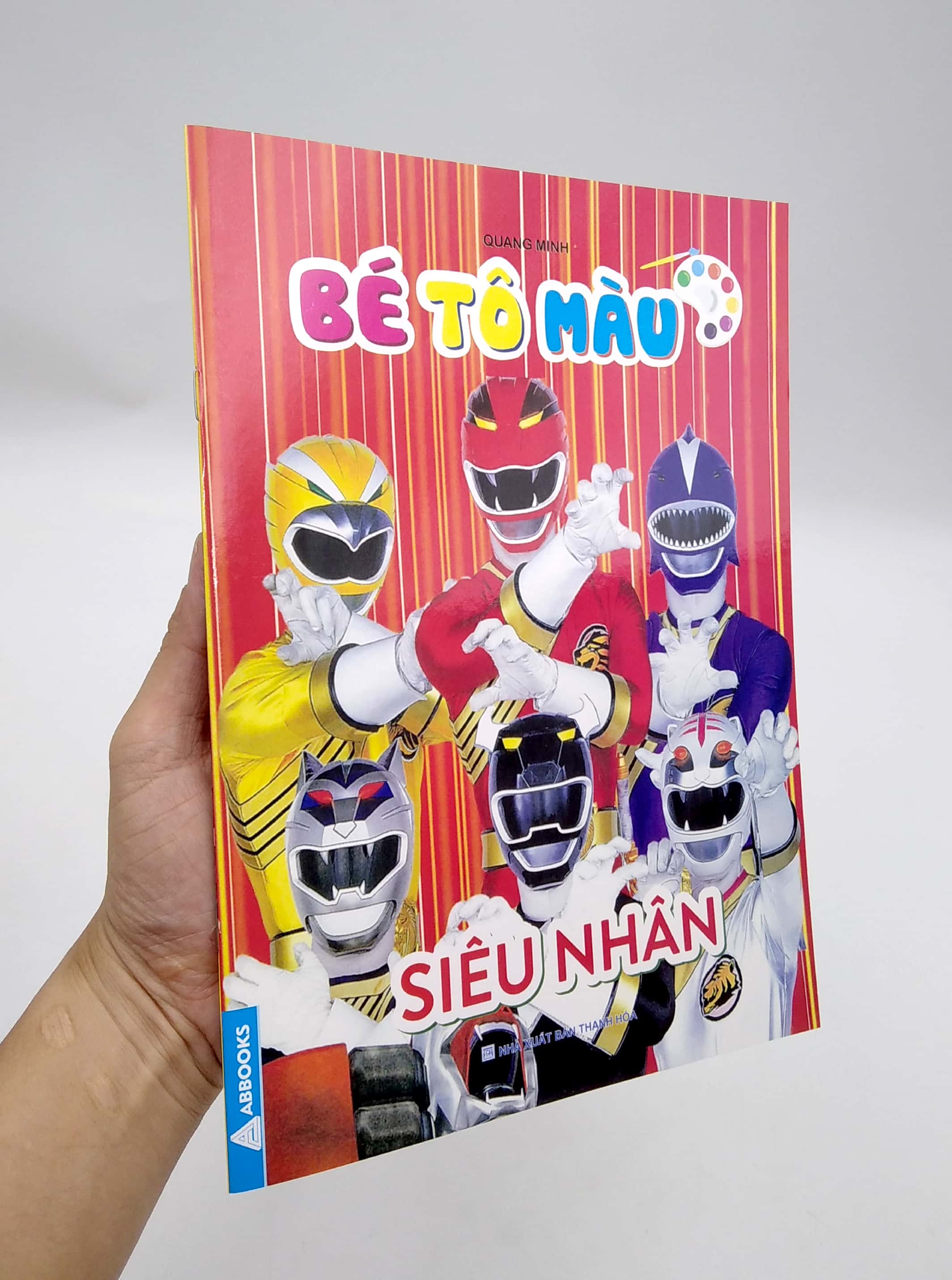 bé tô màu siêu nhân