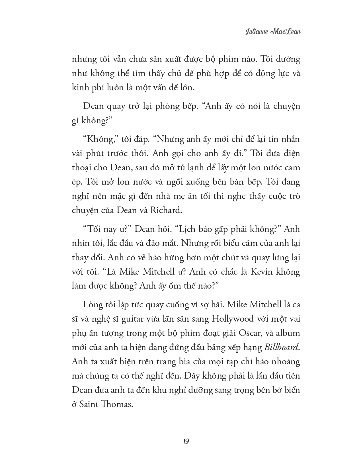 bên kia vùng biển sáng trăng