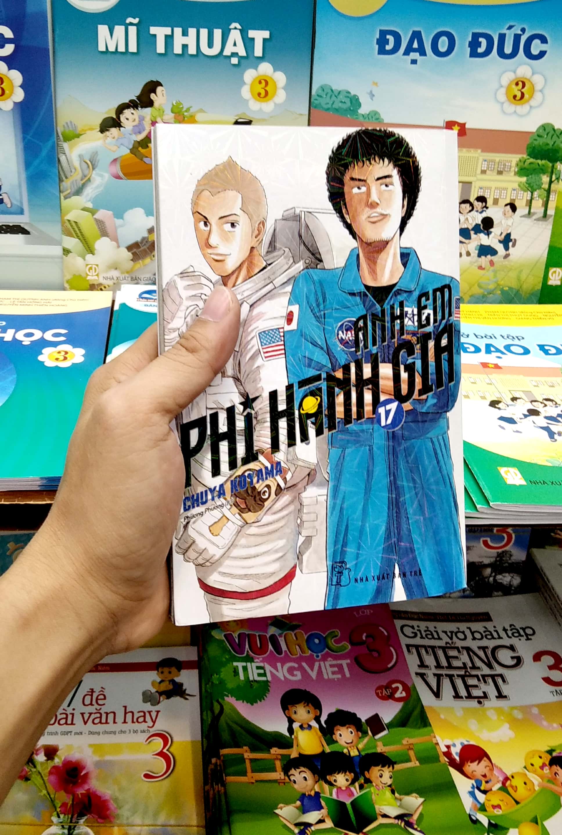 bộ anh em phi hành gia - tập 17