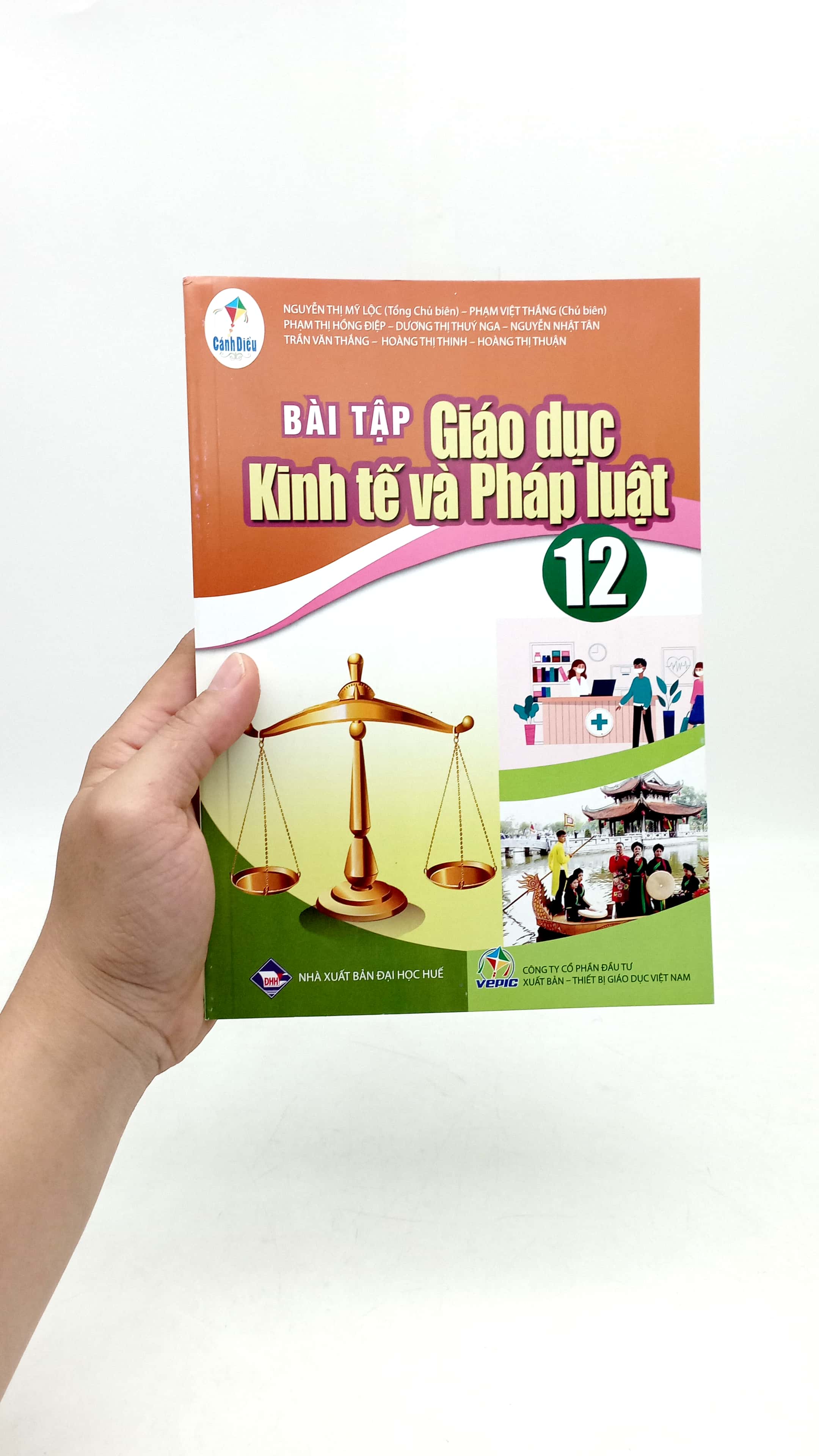 Bo
						
										
										Bai Tap Giao Duc Kinh Te Va Phap Luat 12 (Canh Dieu) (Chuan)