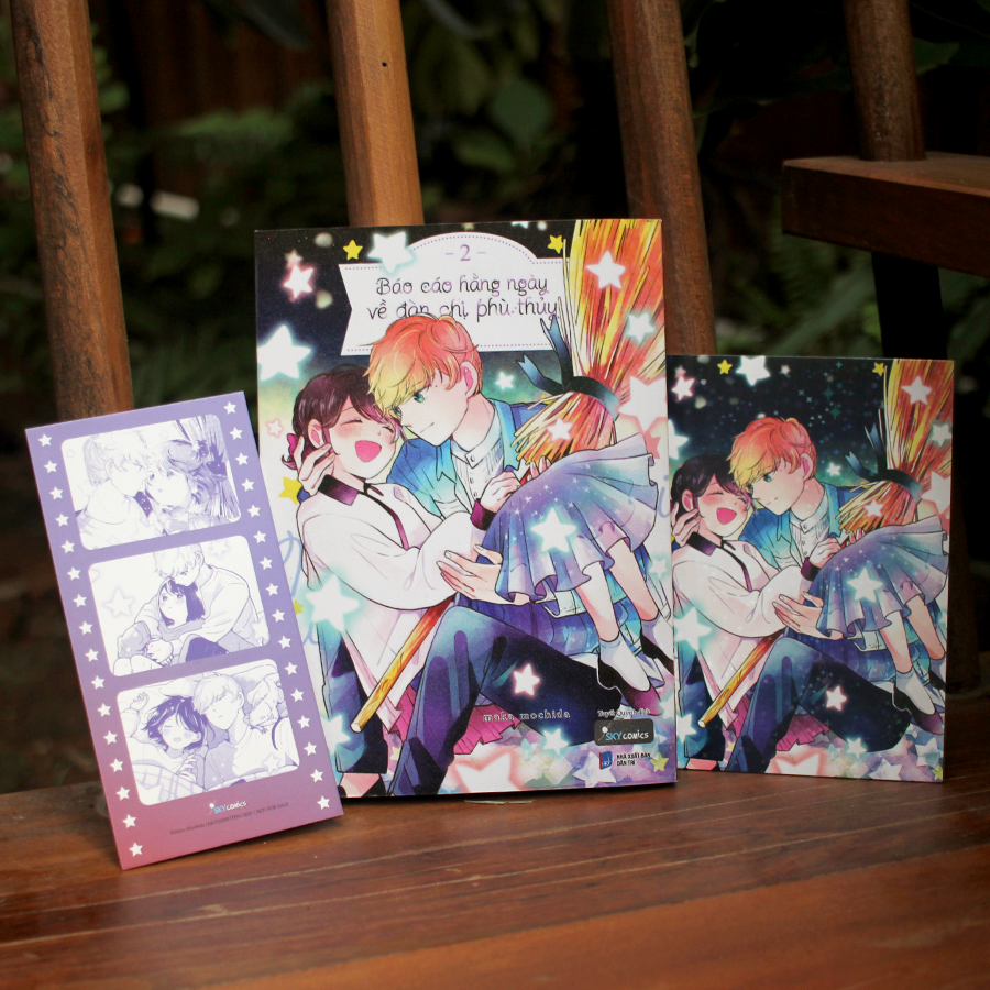 Bộ Báo Cáo Hằng Ngày Về Đàn Chị Phù Thủy - Tập 2 - Tặng Kèm Bookmark Bồi Cứng + Postcard Ánh Sao 2 Mặt