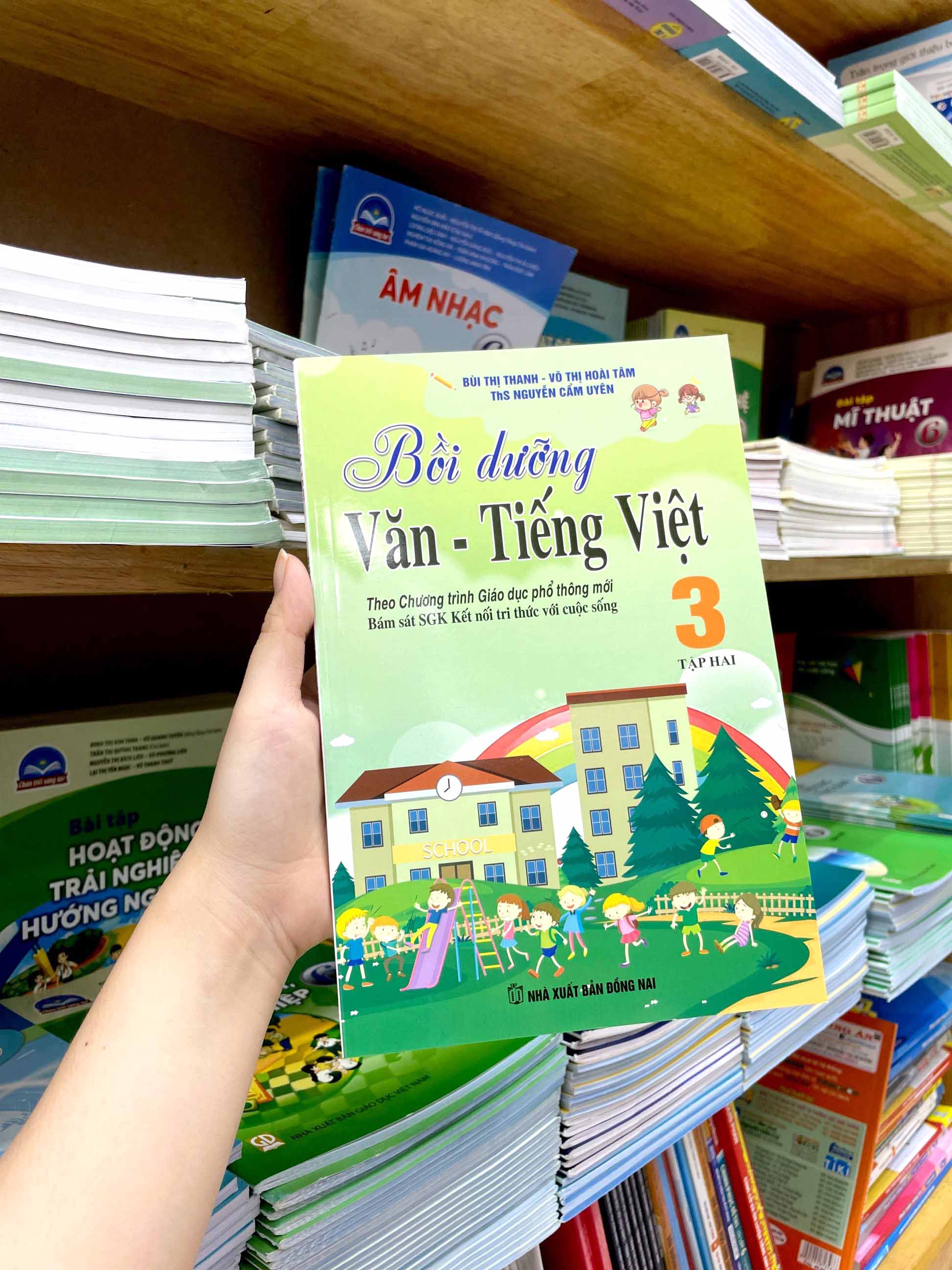 bộ bồi dưỡng văn - tiếng việt 3 - tập 2 (theo chương trình giáo dục phổ thông mới - bám sát sgk kết nối tri thức với cuộc sống)