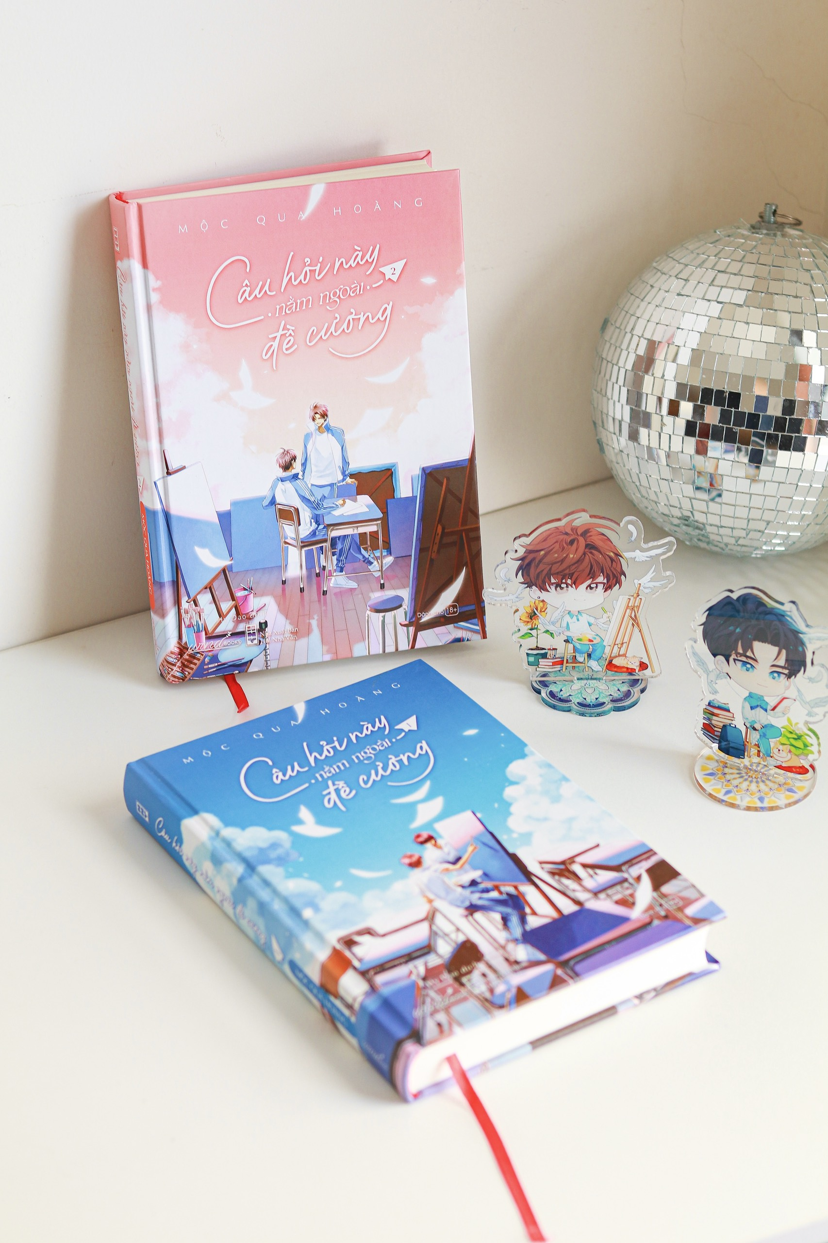 Bộ
						
										
										Câu Hỏi Này Nằm Ngoài Đề Cương - Tập 2 - Bản Đặc Biệt - Bìa Cứng - Tặng Kèm Bookmark Ivory + Postcard 2 Mặt Bồi Cứng + Standee Chibi Acrylic