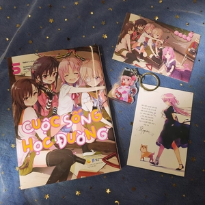 bộ cuộc sống học đường - tập 5 - bản đặc biệt - tặng kèm 2 postcard + 1 bìa áo bonus + 1 móc khóa acrylic