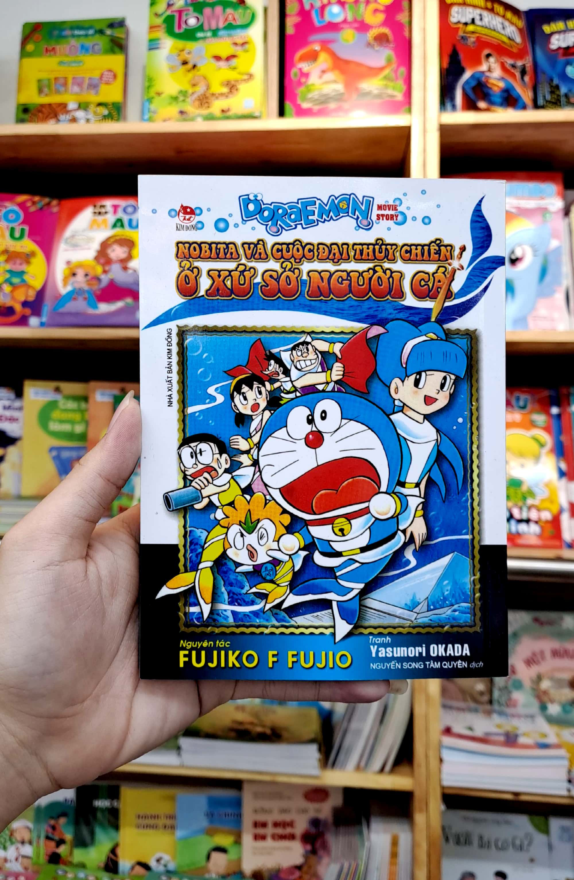 bộ doraemon - movie story - nobita và cuộc đại thủy chiến sở xứ sở người cá (tái bản 2022)