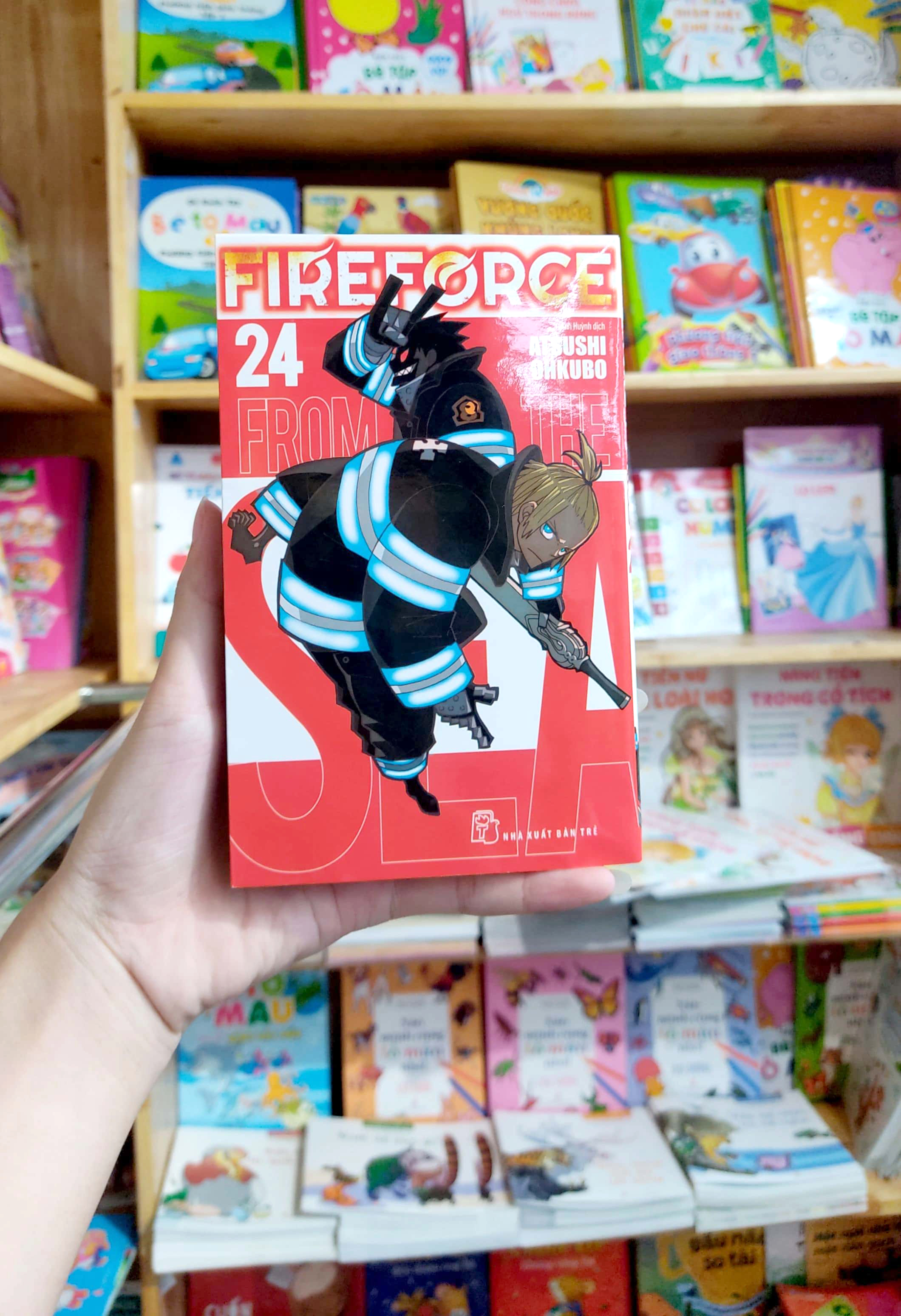 bộ fire force - tập 24 - tặng kèm bookmark giấy hình nhân vật
