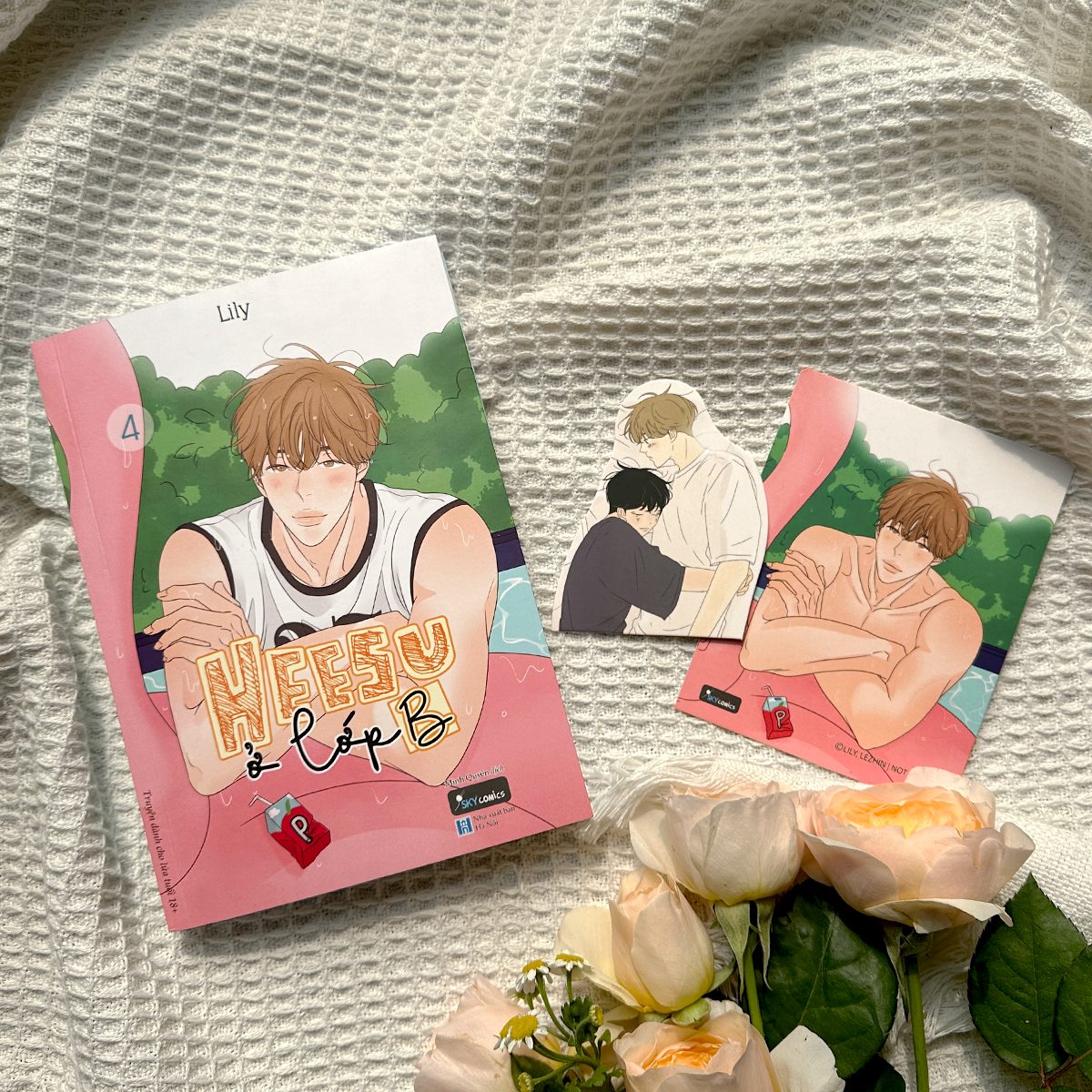 bộ heesu ở lớp b - tập 4 - tặng kèm bookmark bế hình bồi cứng + postcard bồi cứng