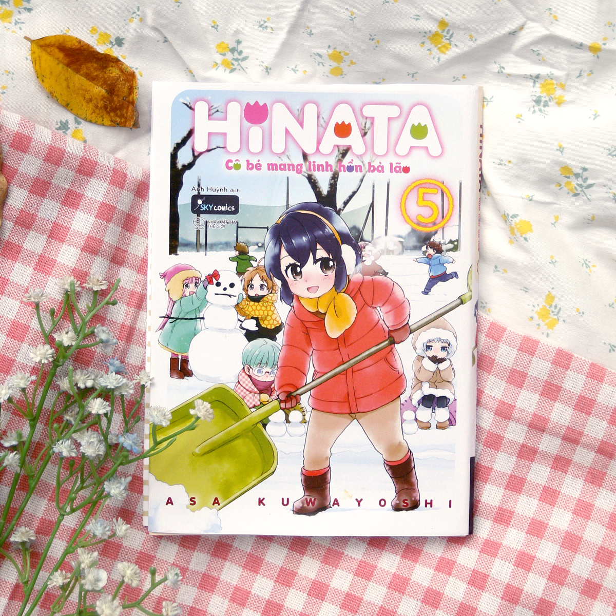 bộ hinata cô bé mang linh hồn bà lão - tập 5 - tặng kèm bookmark bế hình nhân vật