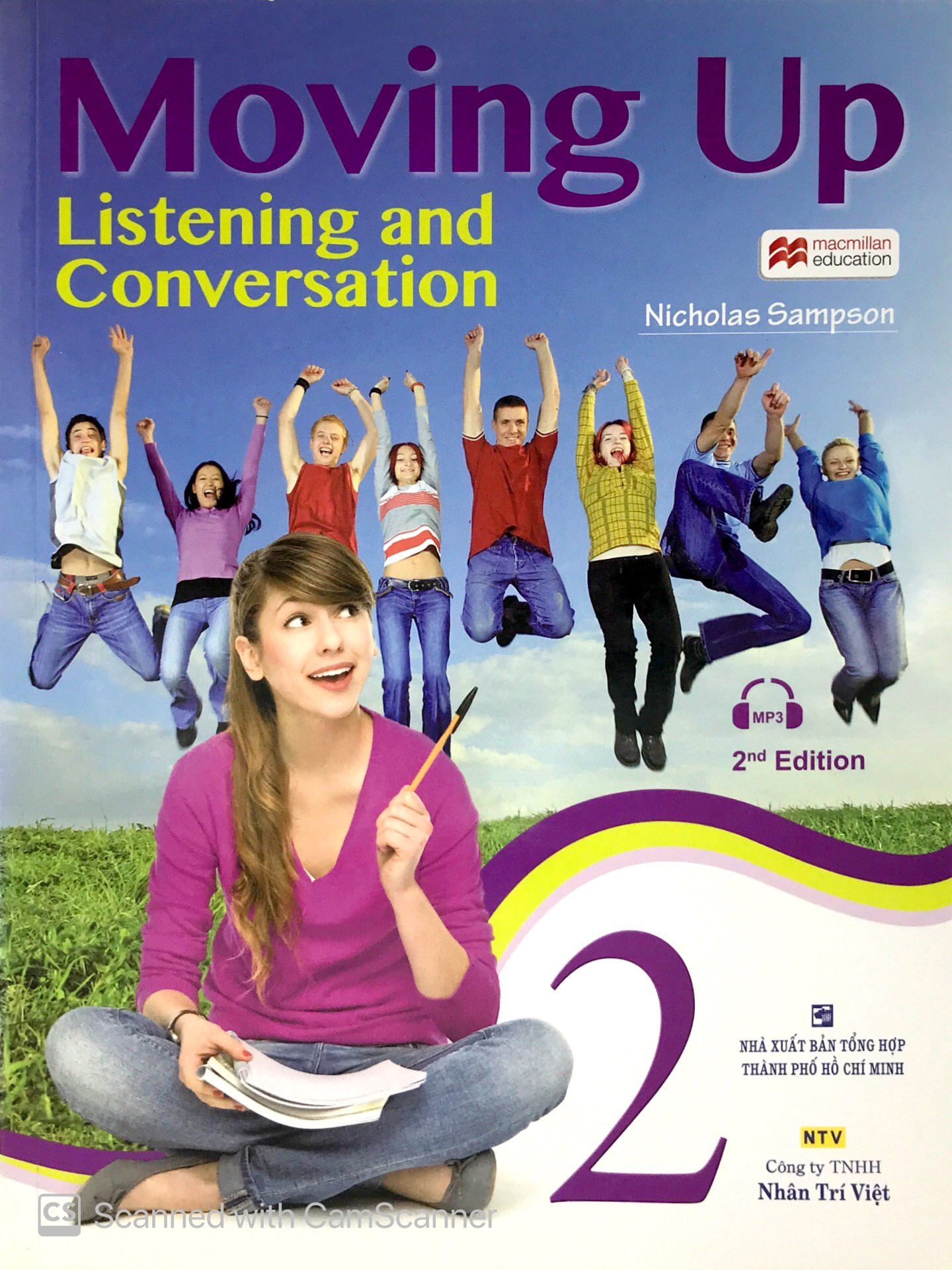 bộ moving up - listening and conversation 2 (kèm cd)