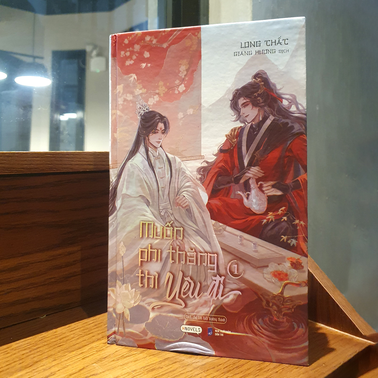 Bo
						
										
										Muon Phi Thang Thi Yeu Di - Tap 1 - Tang Kem Bookmark + Postcard