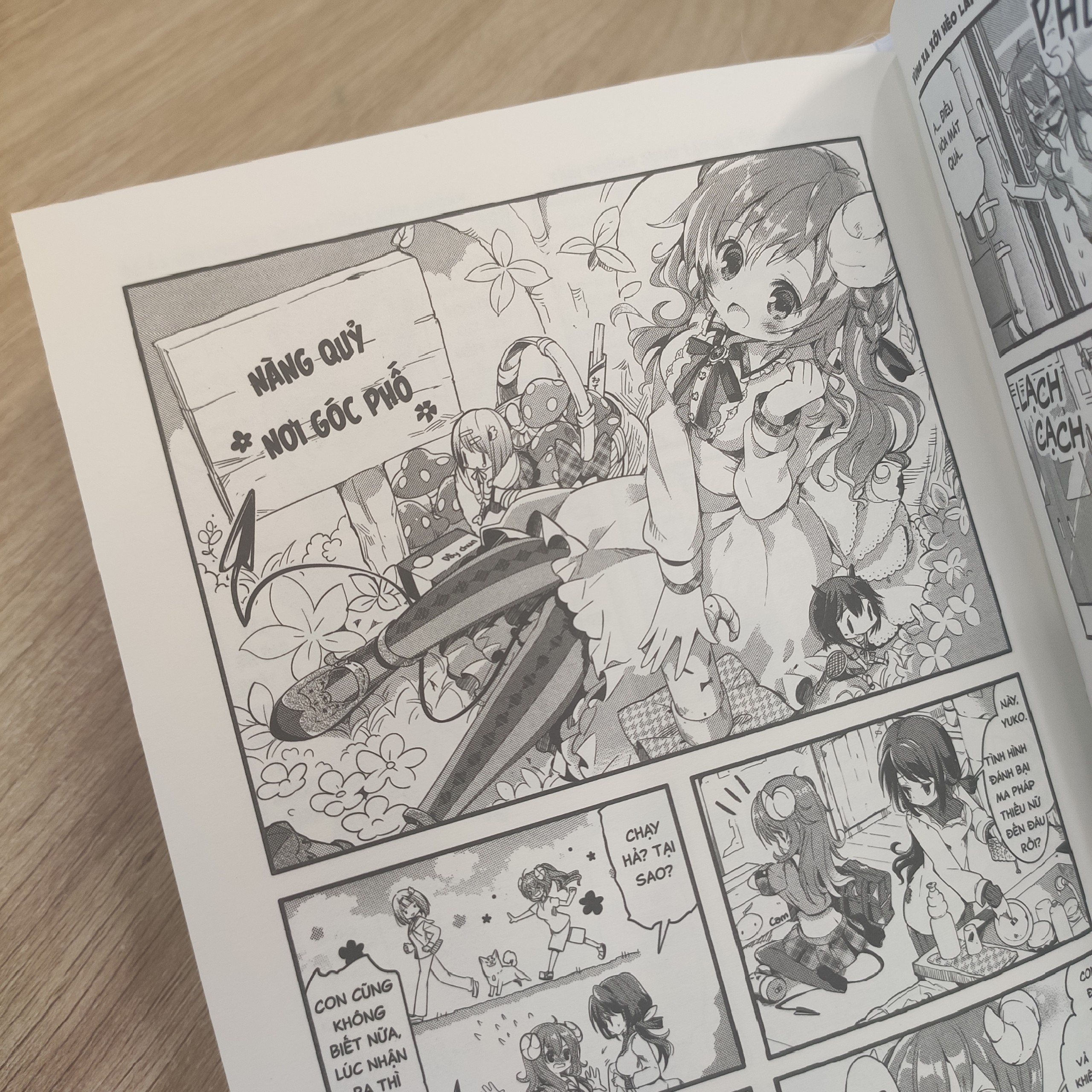 bộ nàng quỷ nơi góc phố - tập 1 - tặng kèm postcard