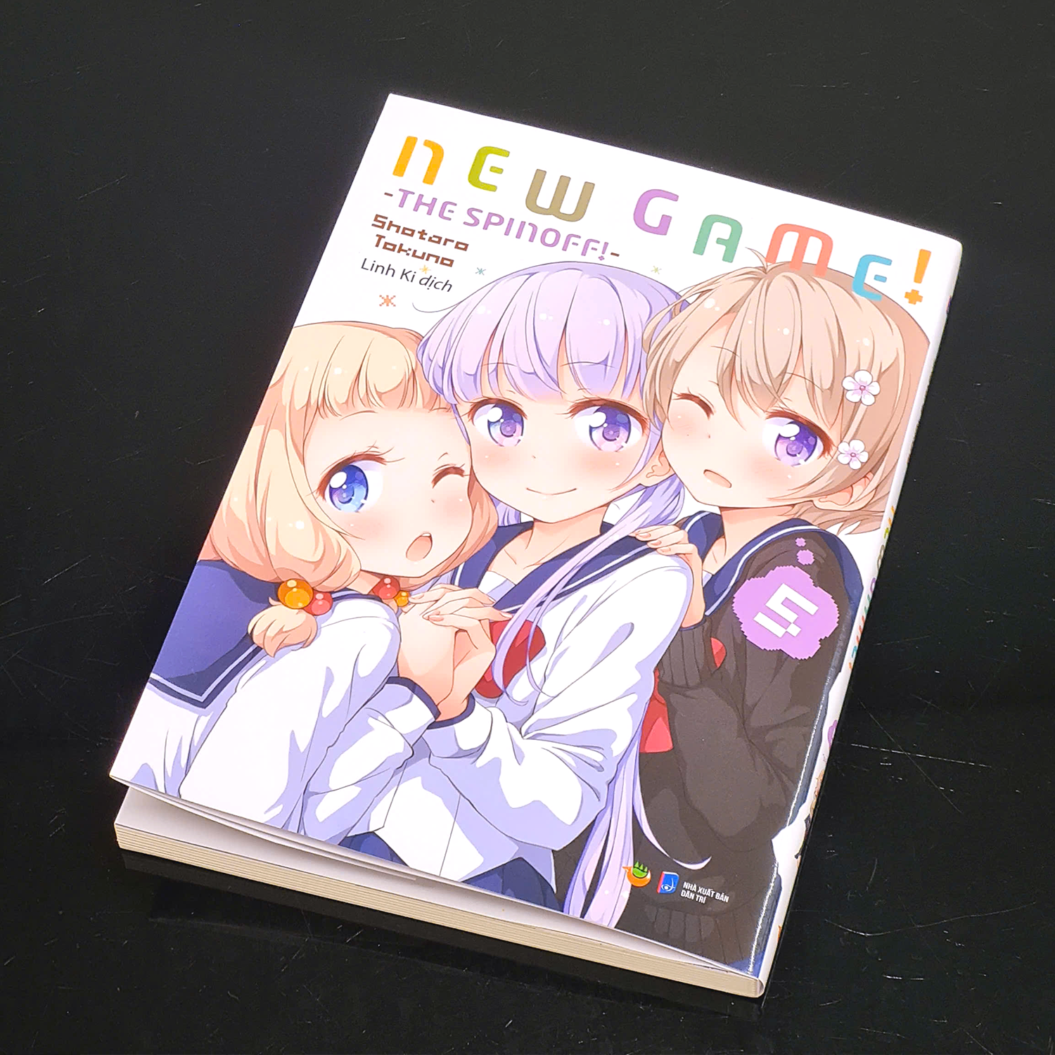 Bo
						
										
										New Game - Tap 5 - Ban Dac Biet - Tang Kem Postcard + Ticket Hologram + Card PVC + Khung Tranh Boi Cung