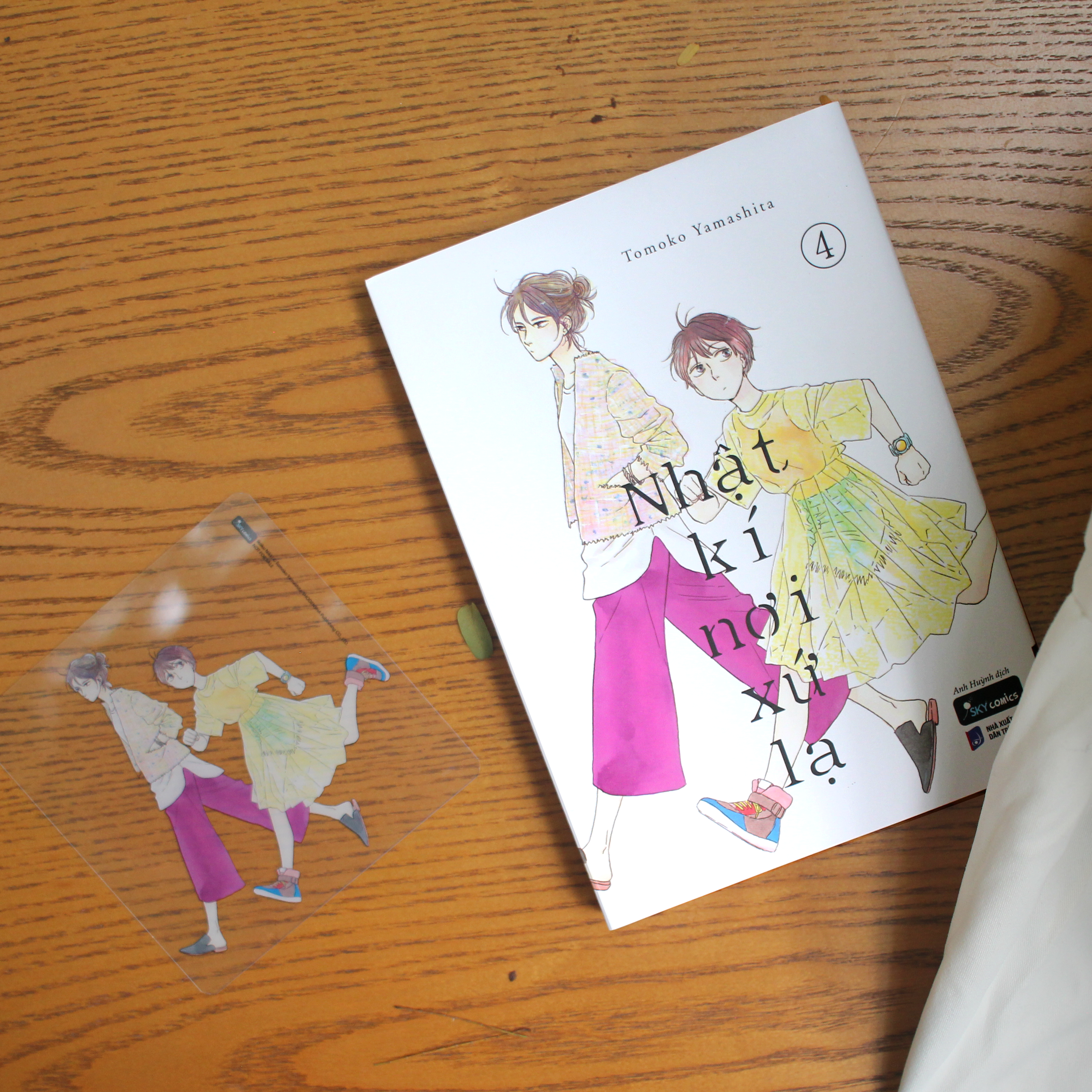 Bo
						
										
										Nhat Ki Noi Xu La - Tap 4 - Tang Kem Card PVC