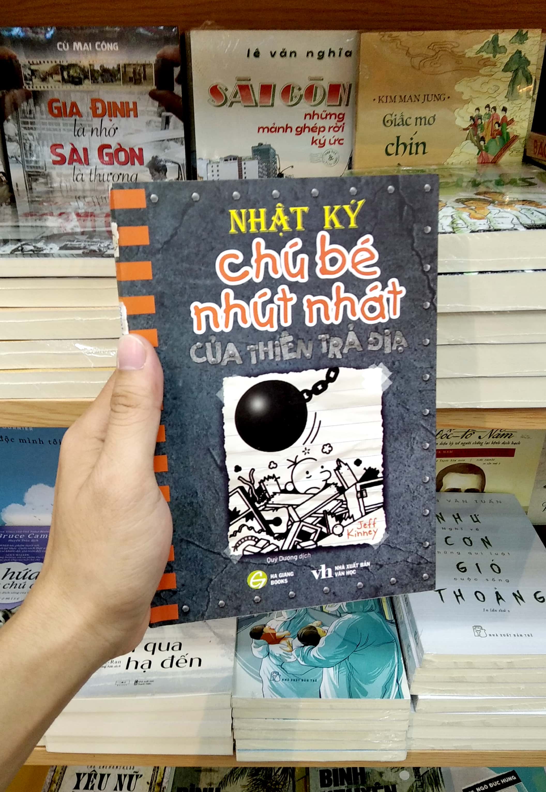 bộ nhật ký chú bé nhút nhát - tập 14: của thiên trả địa