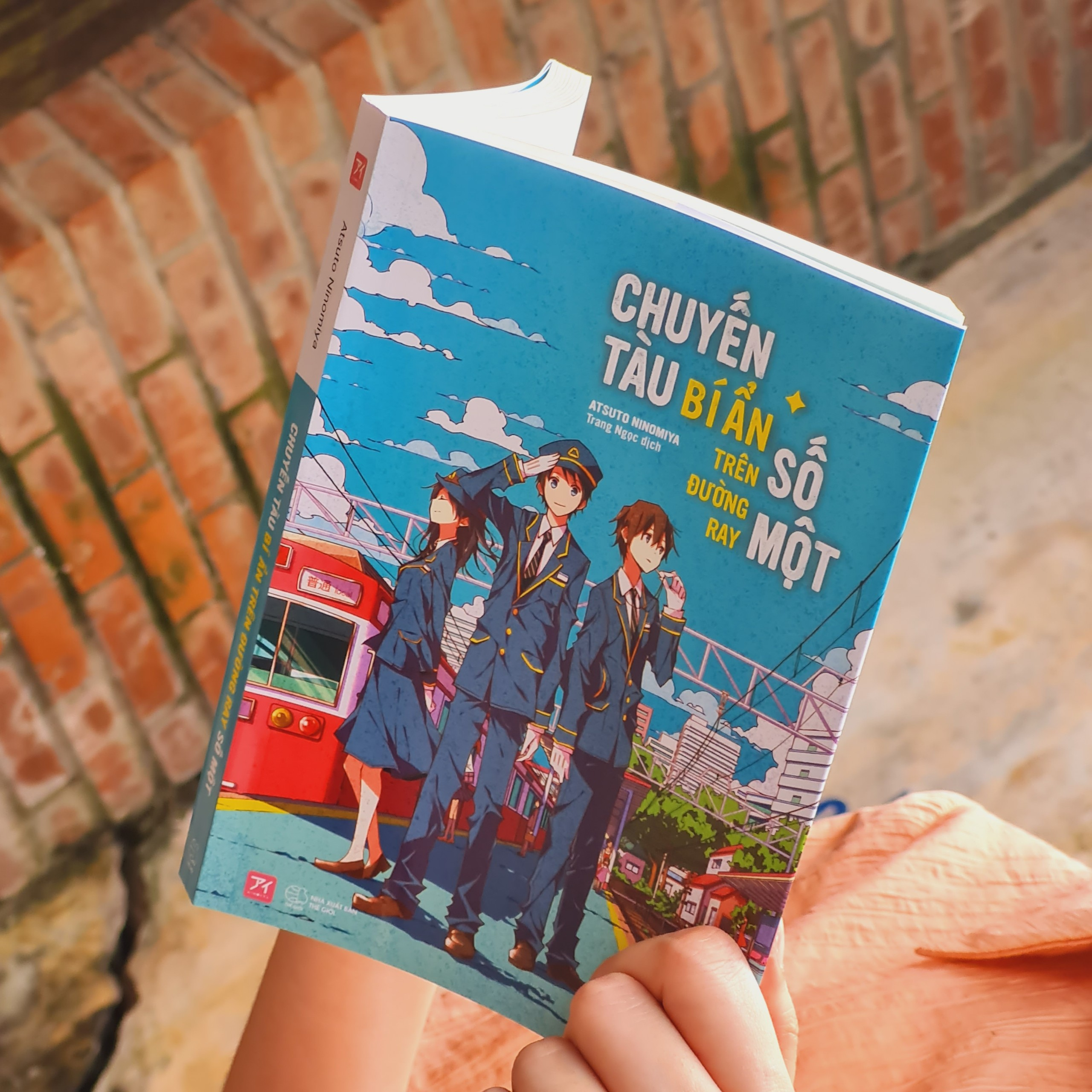 bộ sách chuyến tàu bí ẩn trên đường ray số một + đường ray số hai và món đồ bị thất lạc (bộ 2 cuốn) - tặng kèm 2 bookmark + 2 postcard