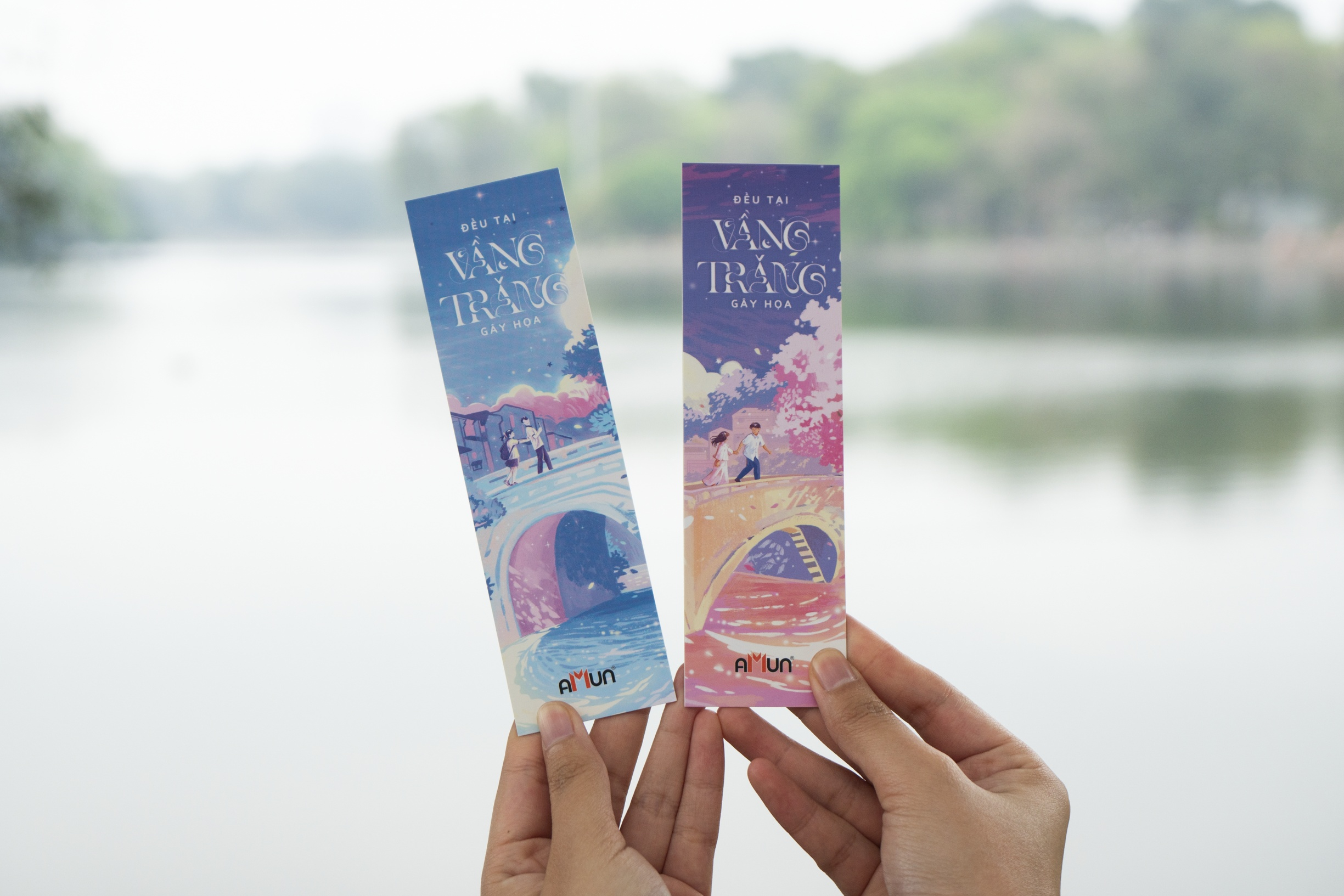 bộ sách đều tại vầng trăng gây họa - tập 1+2 (bộ 2 tập) - bản đặc biệt - tặng kèm 2 bookmark bồi cứng + 1 poscard có chữ ký tác giả + 1 poscard gấp xé + 2 thẻ card