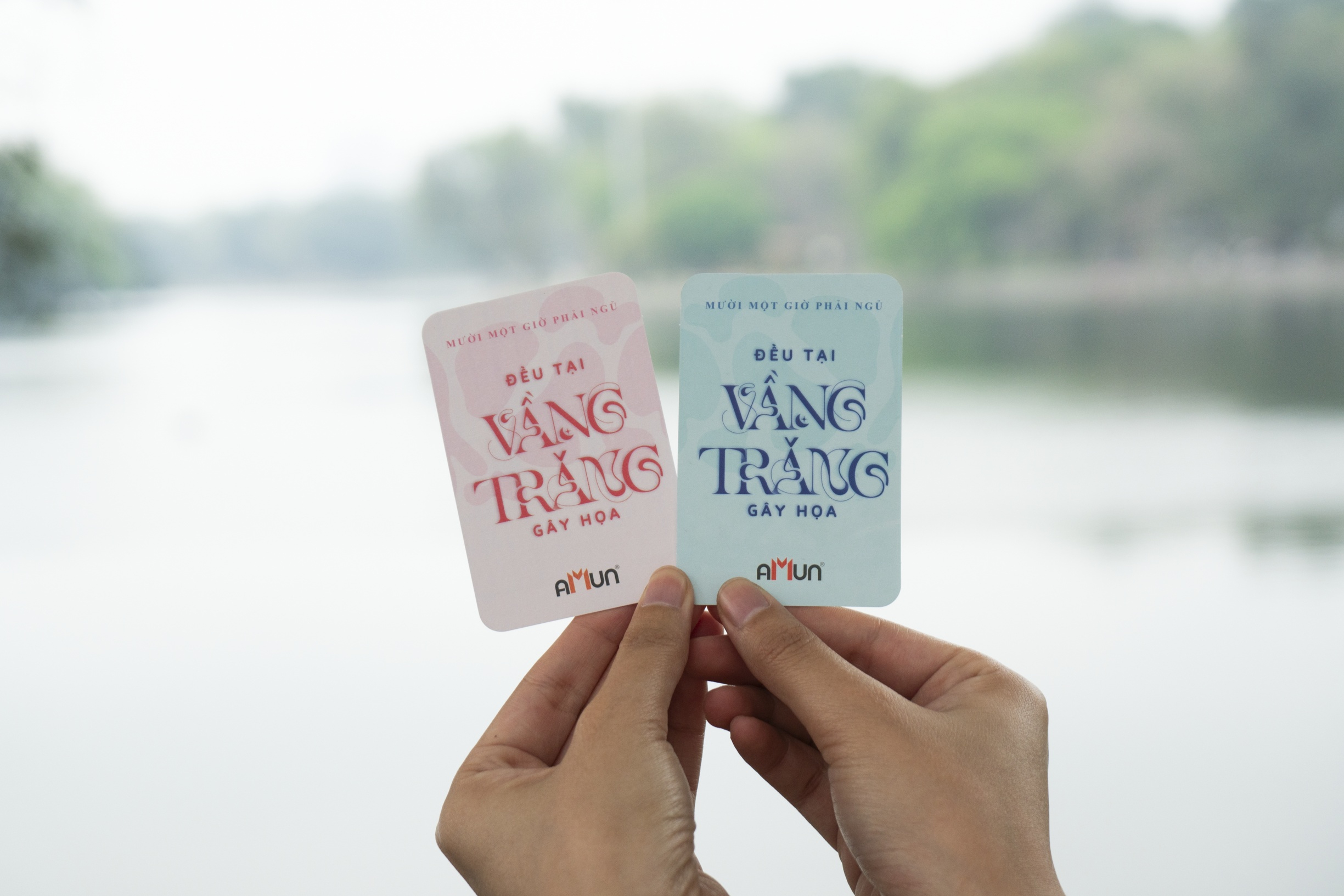 bộ sách đều tại vầng trăng gây họa - tập 1+2 (bộ 2 tập) - bản đặc biệt - tặng kèm 2 bookmark bồi cứng + 1 poscard có chữ ký tác giả + 1 poscard gấp xé + 2 thẻ card