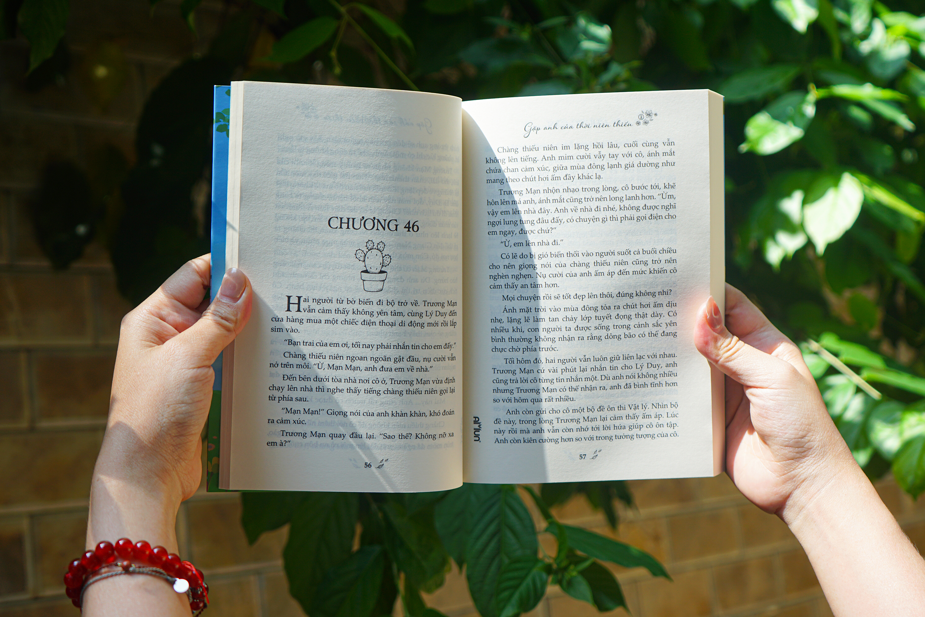 Bo Sach Gap Anh Cua Thoi Nien Thieu - Tap 1 + Tap 2 (Bo 2 Tap) - Ban Dac Biet - Tang Kem 2 Bookmark Boi Cung + 1 Postcard Chu Ky In + 2 Postcard Nhan Vat + 1 Card PVC + 1 Standee Mica