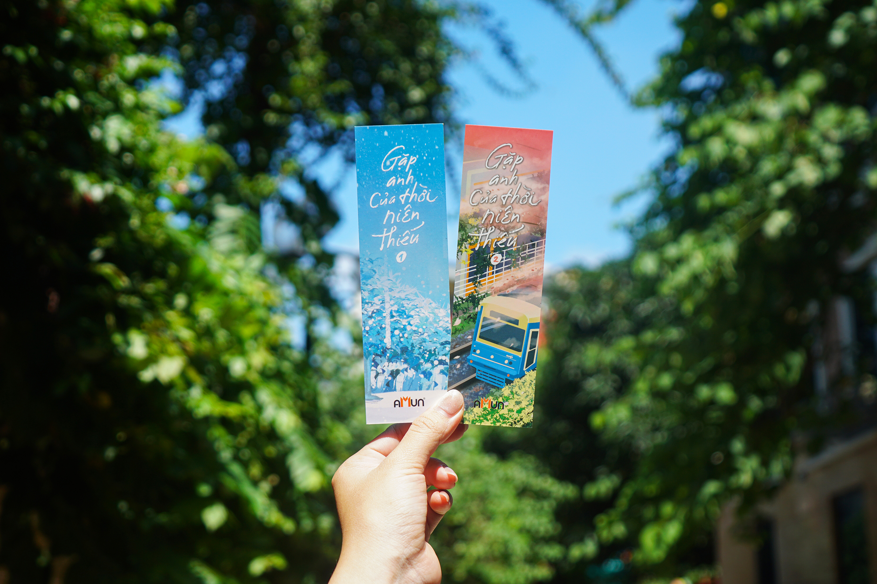 Bo Sach Gap Anh Cua Thoi Nien Thieu - Tap 1 + Tap 2 (Bo 2 Tap) - Ban Dac Biet - Tang Kem 2 Bookmark Boi Cung + 1 Postcard Chu Ky In + 2 Postcard Nhan Vat + 1 Card PVC + 1 Standee Mica