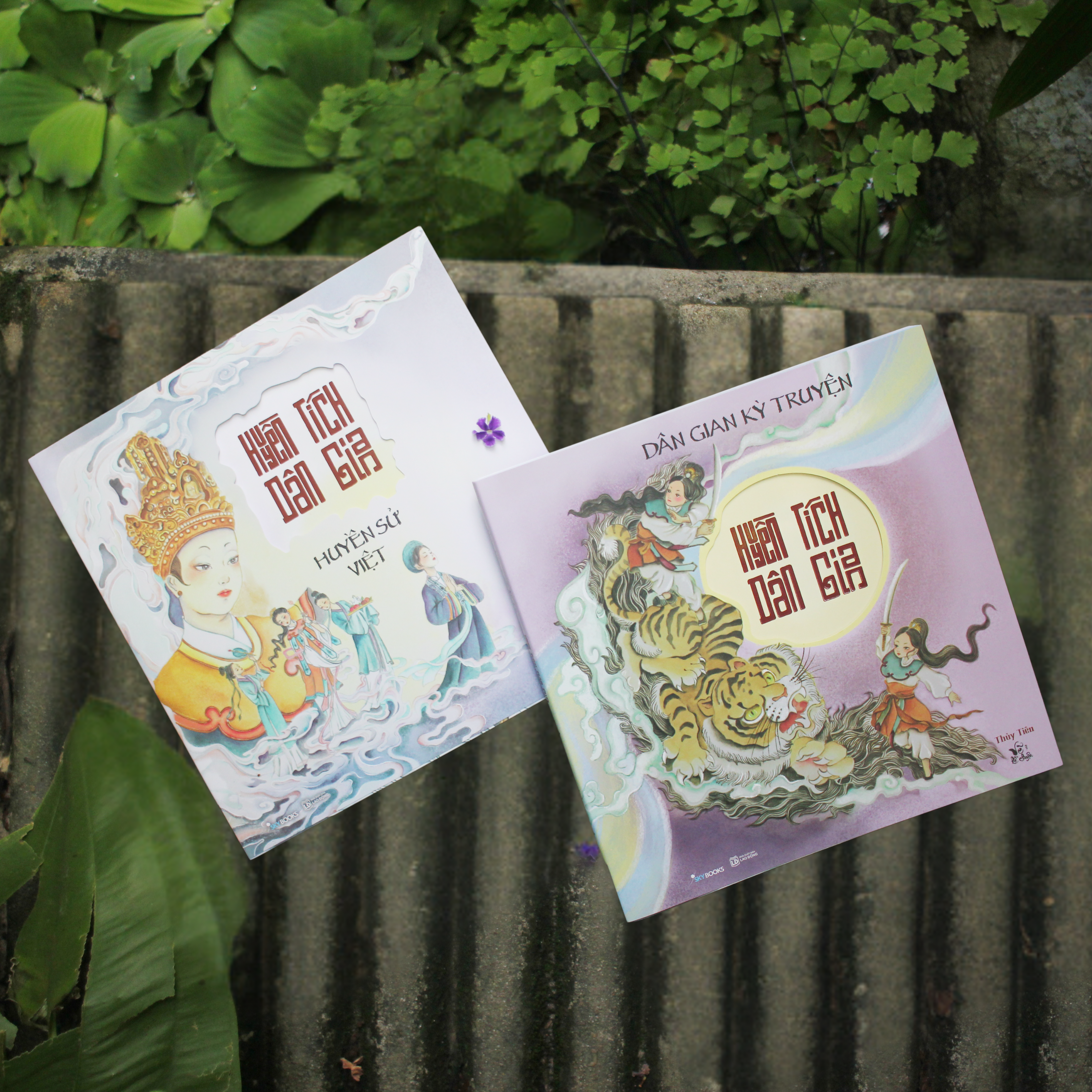 Bo Sach Huyen Tich Dan Gian - Huyen Su Viet + Dan Gian Ky Truyen (Bo 2 Cuon) - Ban Dac Biet - Tang Kem 2 Bookmark + 2 Sticker