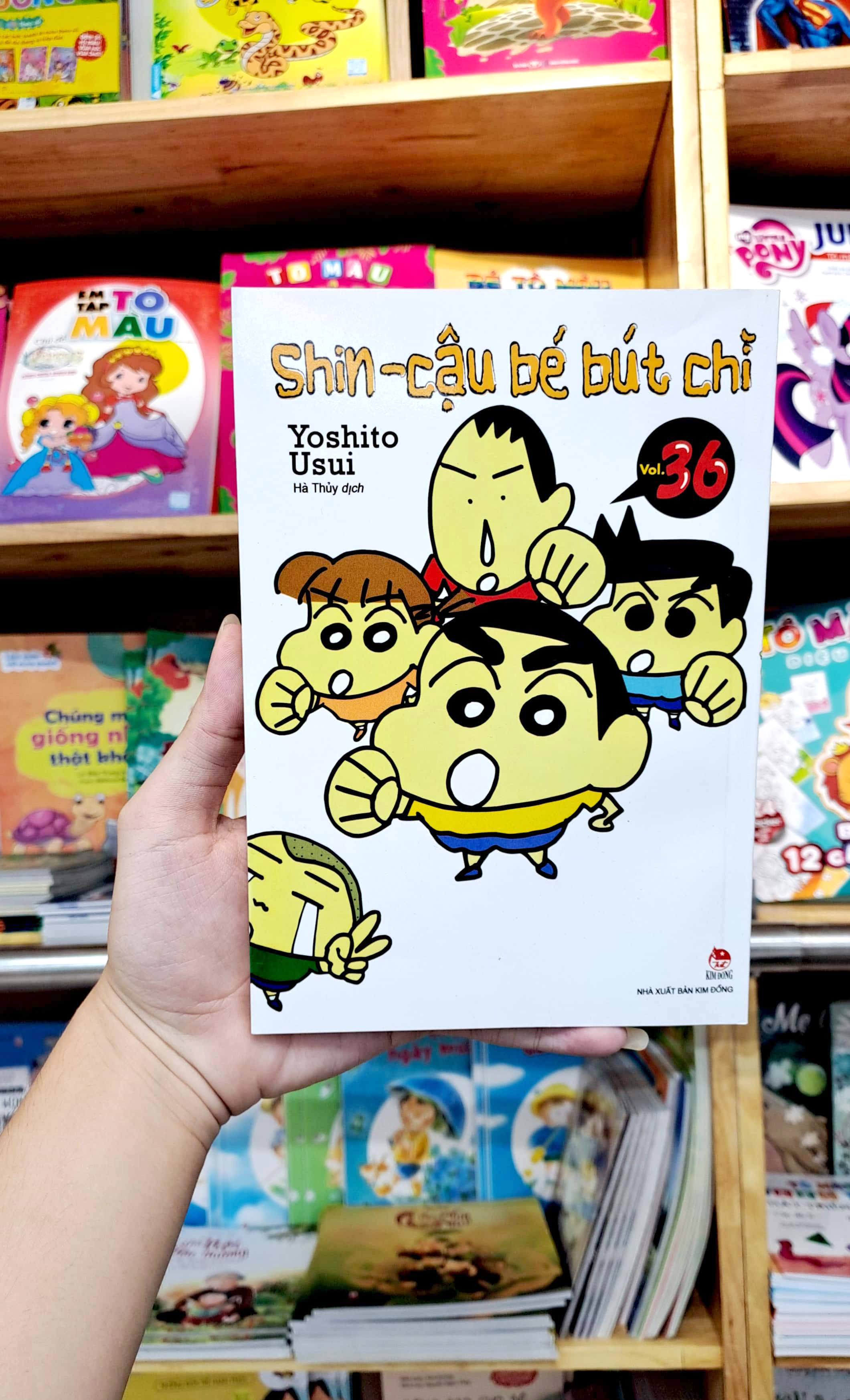 bộ shin - cậu bé bút chì - tập 36 (tái bản 2023)