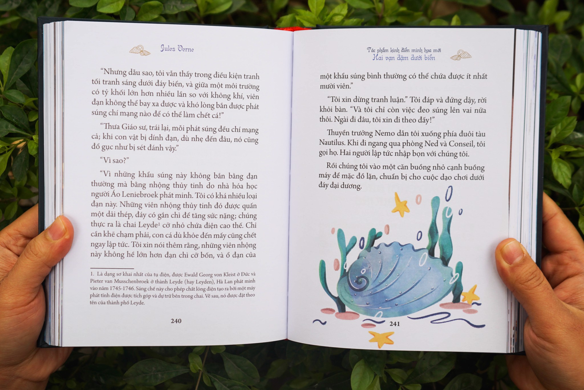 bộ tác phẩm kinh điển minh họa mới - hai vạn dặm dưới biển (bộ 2 cuốn)