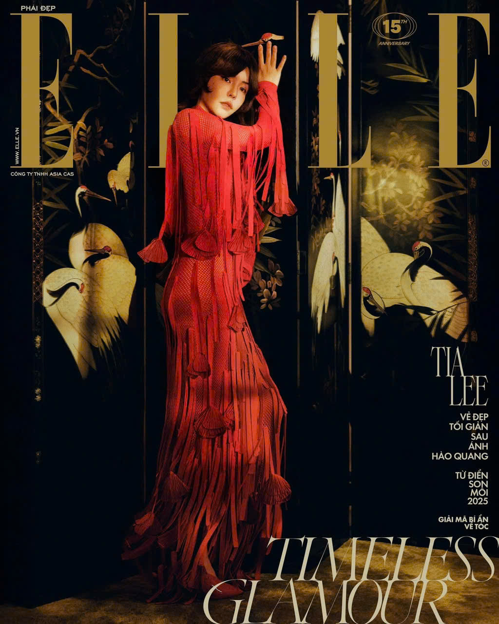 Bo
						
										
										Tap Chi Phai Dep Elle Thang 10/2025 - Timeless Glamour - Bia Tia Lee