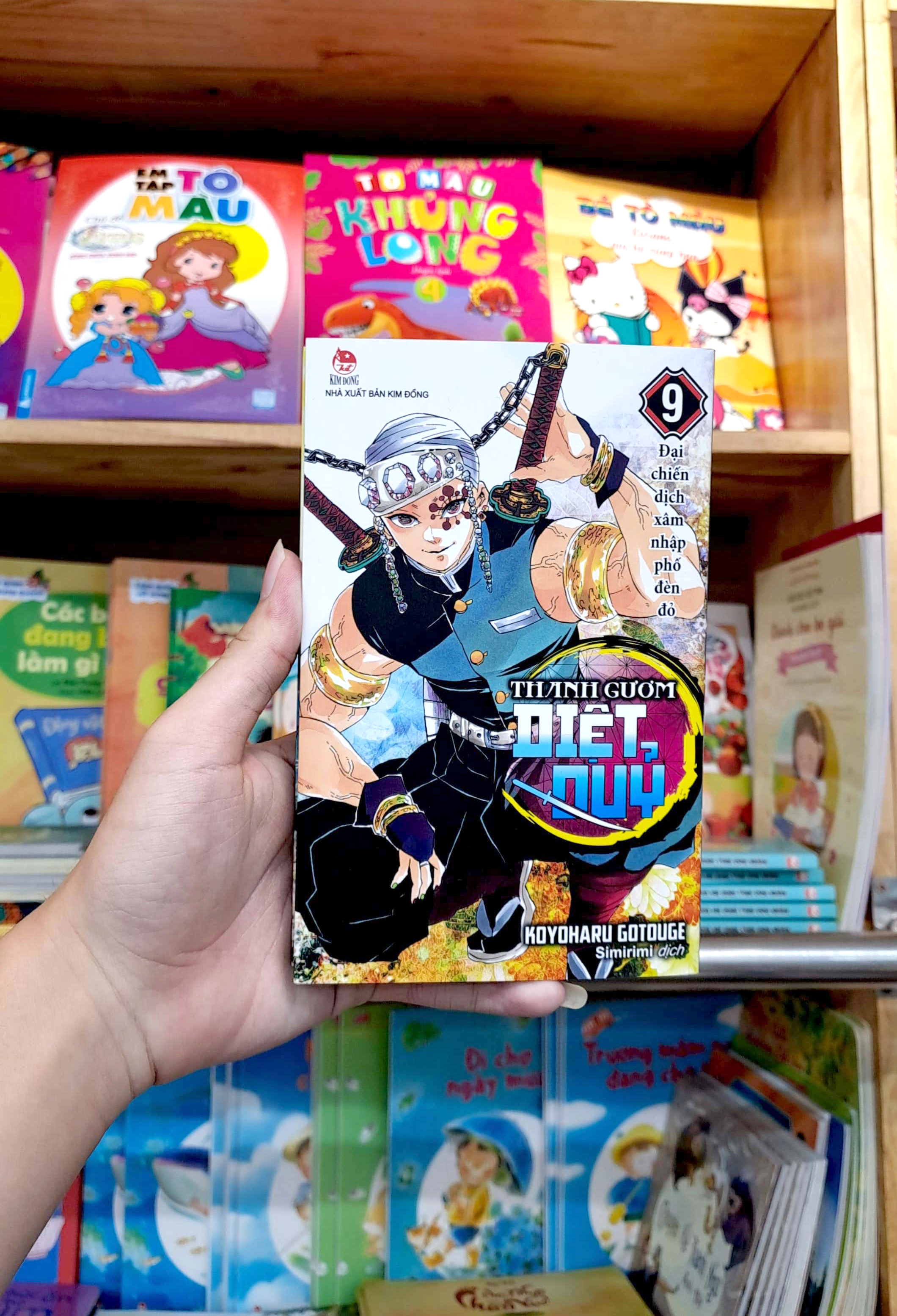 bộ thanh gươm diệt quỷ - kimetsu no yaiba - tập 9 - đại chiến dịch xâm nhập phố đèn đỏ