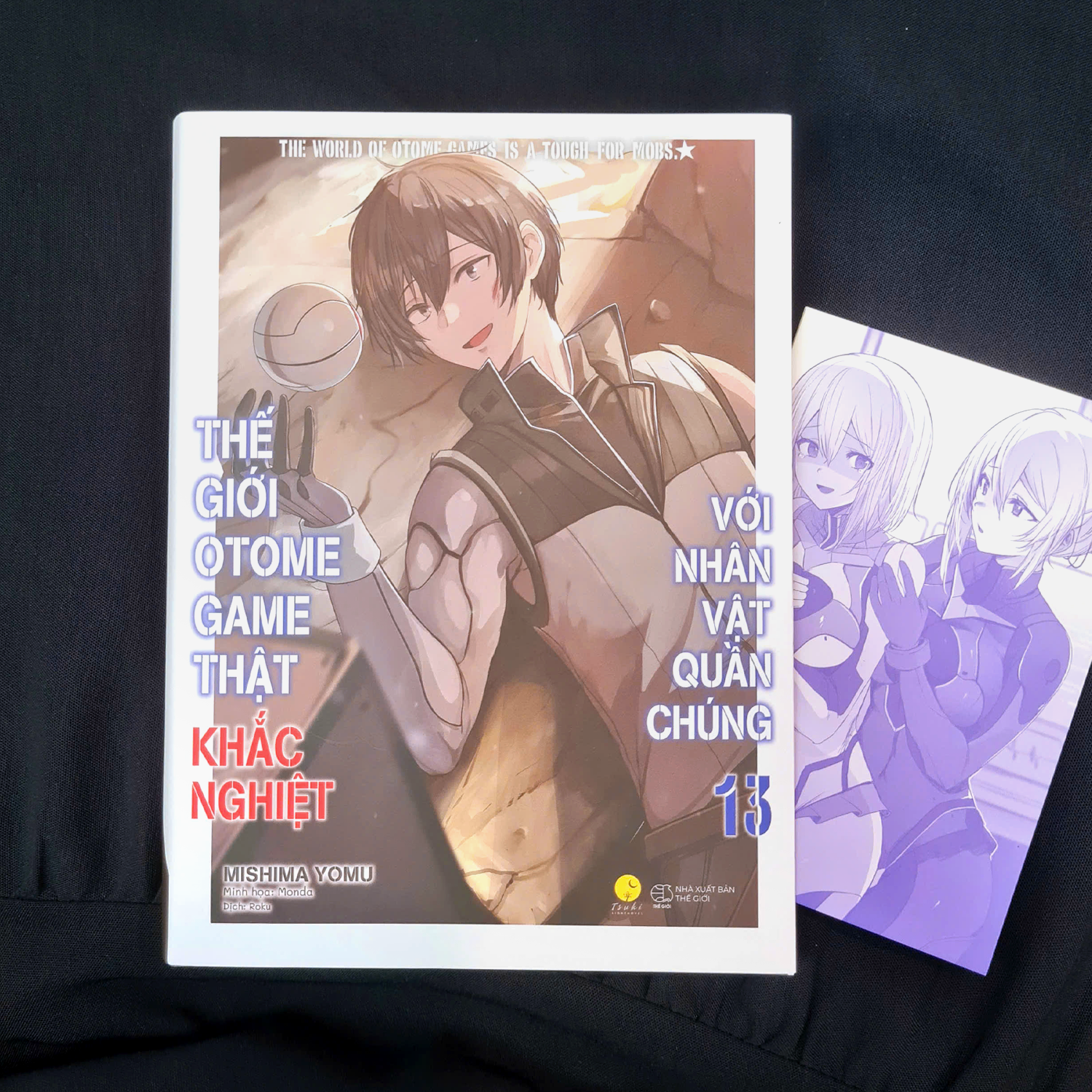 Bo
						
										
										The Gioi Otome Game That Khac Nghiet Voi Nhan Vat Quan Chung - Tap 13 - Tang Kem Bookmark + Posrcard Random 1 Trong 2 Mau