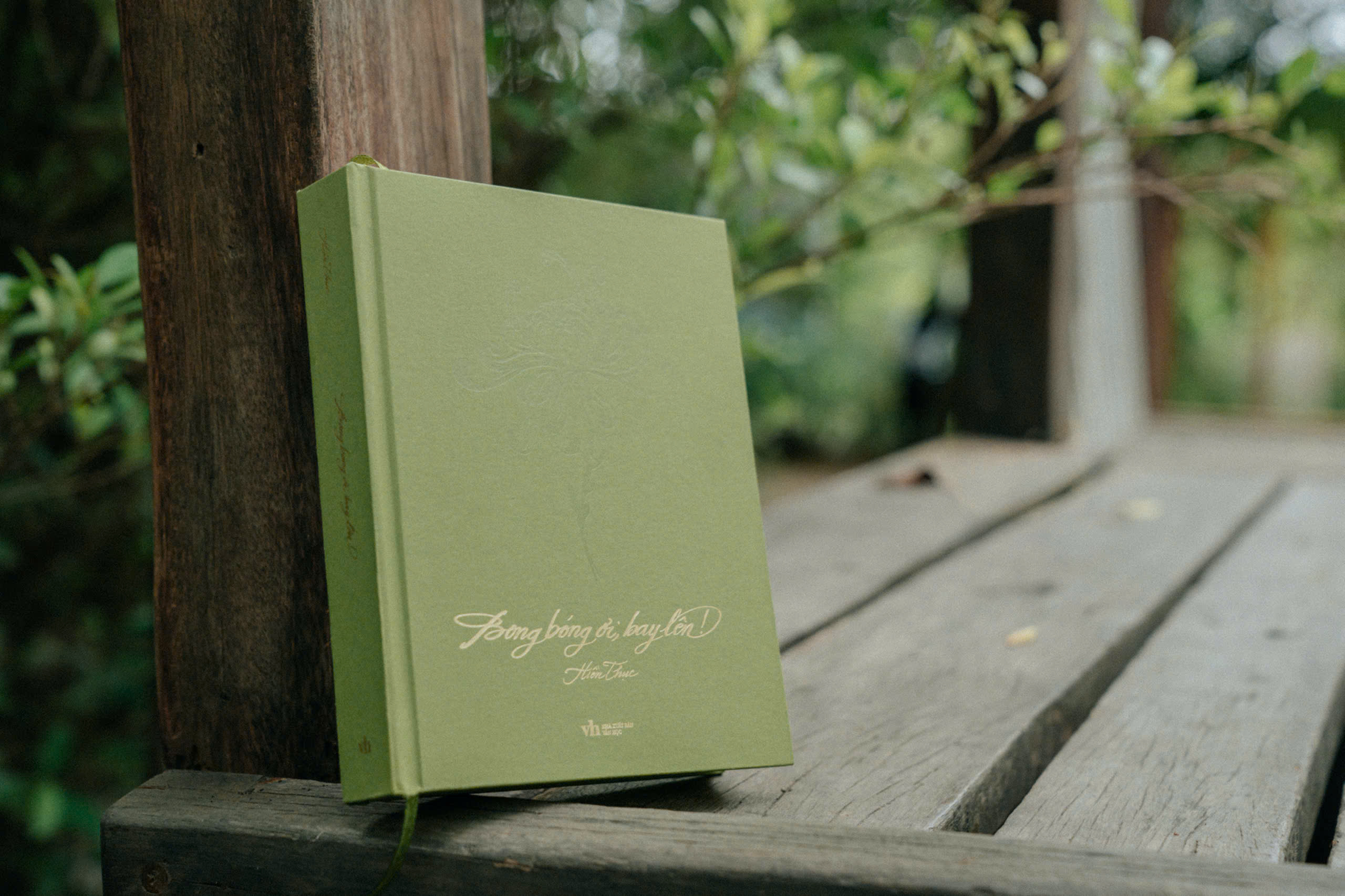 Bong Bong Oi, Bay Len! - Bia Cung