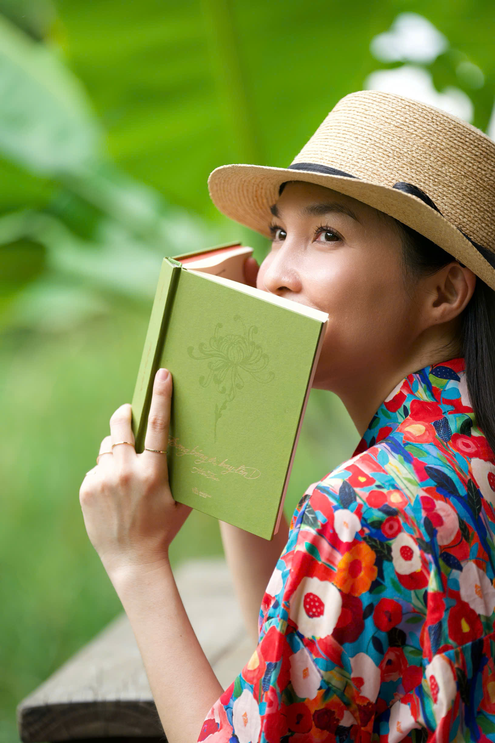 Bong Bong Oi, Bay Len! - Bia Cung