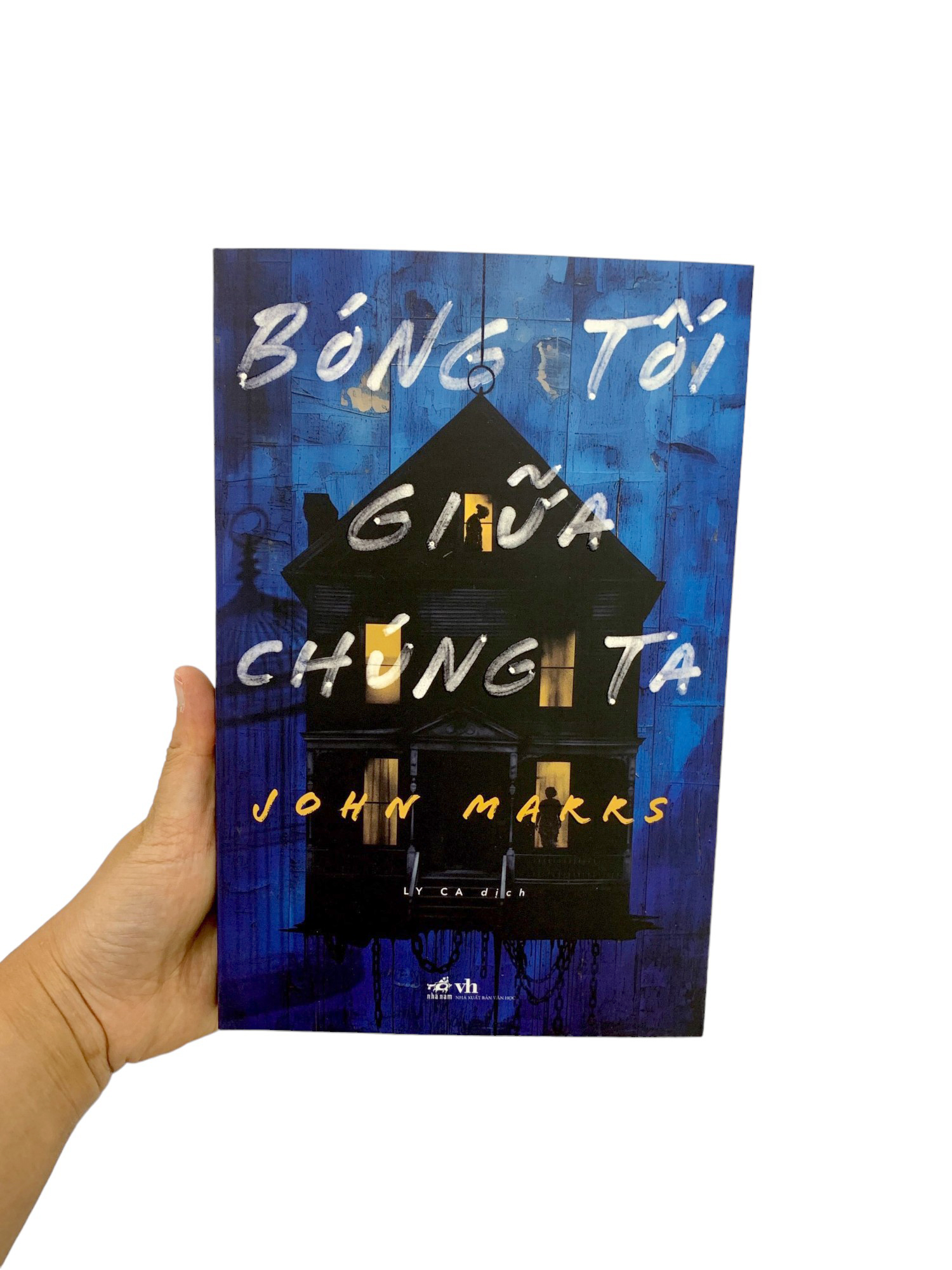 bóng tối giữa chúng ta