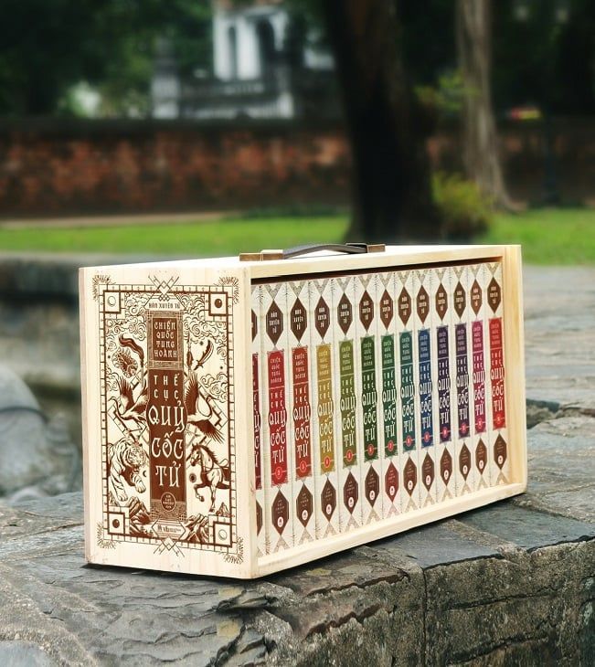 Boxset Chien Quoc Tung Hoanh - The Cuc Quy Coc Tu - Hop Go (Bo 13 Cuon)
